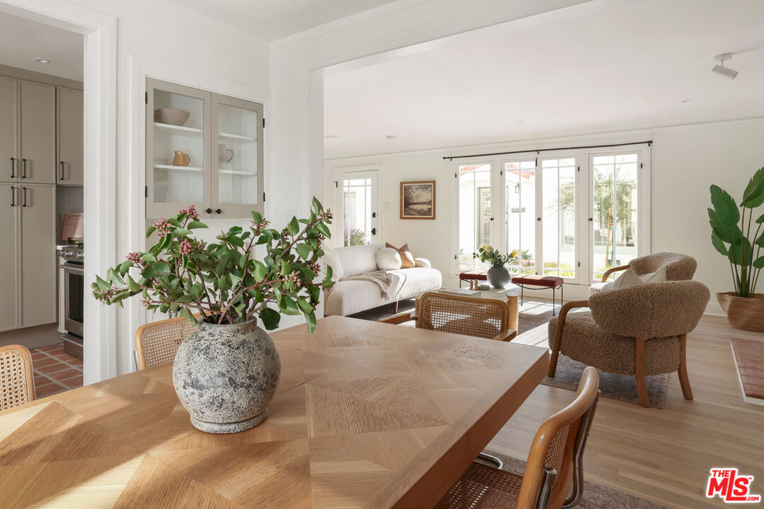 Los Angeles, California, 90036, United States, 2 Bedrooms Bedrooms, ,2 BathroomsBathrooms,Residential,For Sale,2003029