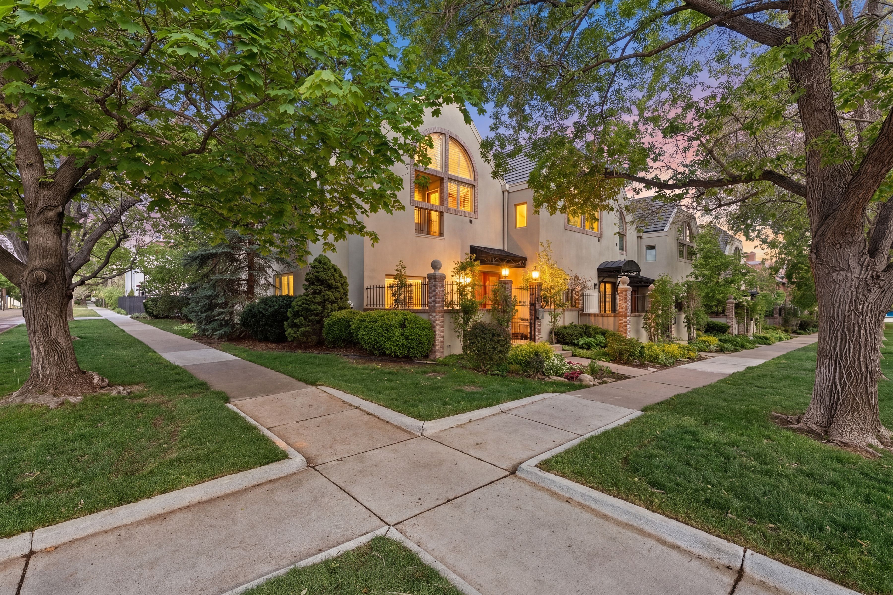  Beautifully Updated Townhouse In The Heart Of Cherry Creek North - 物件實景