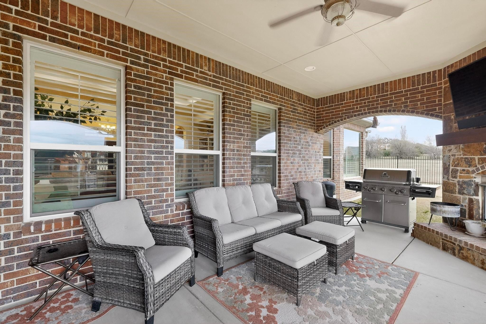 Cedar Hill, Texas, 75104, United States, 3 Bedrooms Bedrooms, ,4 BathroomsBathrooms,Residential,For Sale,1999299