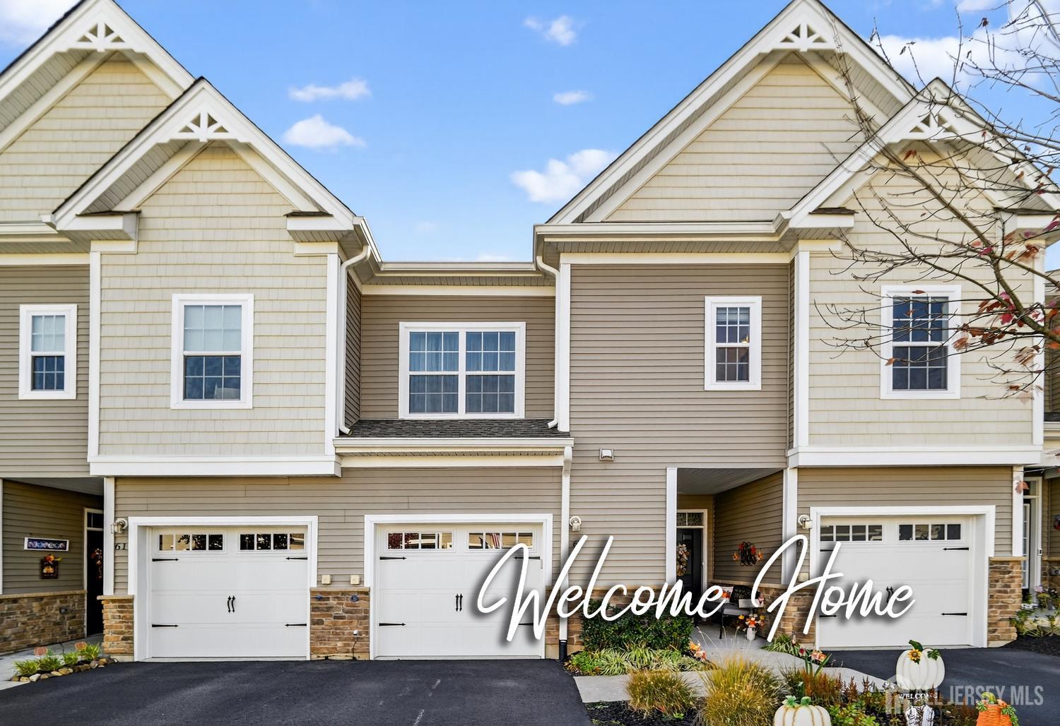 Sayreville, New Jersey, 08859, United States, 2 Bedrooms Bedrooms, ,3 BathroomsBathrooms,Residential,For Sale,1989684