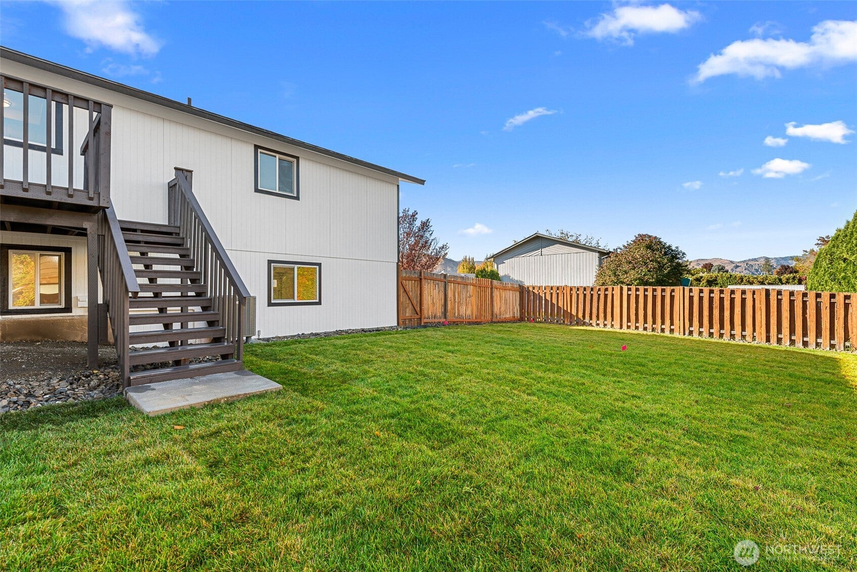 East Wenatchee, Washington, 98802, United States, 3 Bedrooms Bedrooms, ,1 BathroomBathrooms,Residential,For Sale,1984794