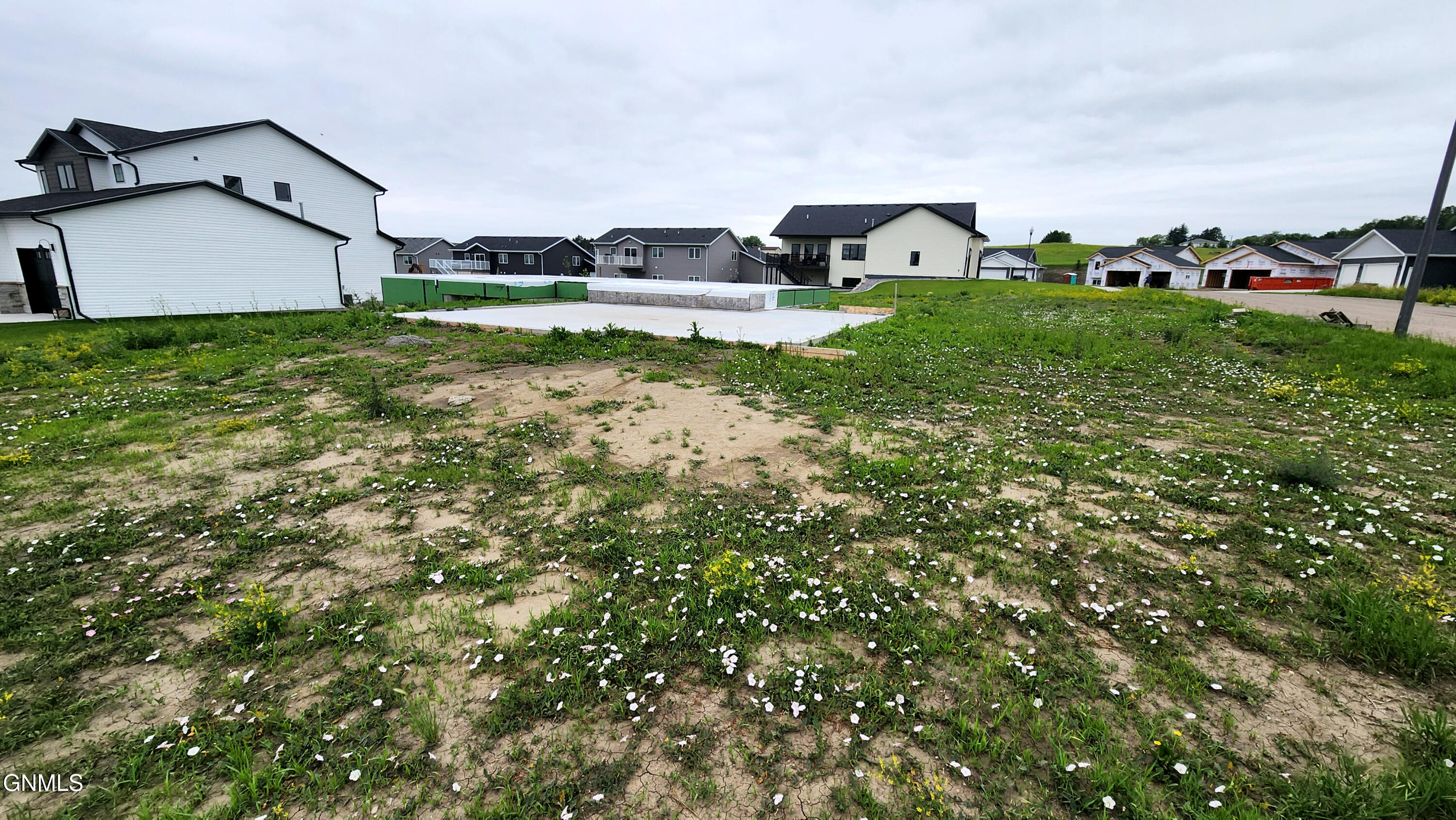 Bismarck, North Dakota, 58503, United States, 3 Bedrooms Bedrooms, ,2 BathroomsBathrooms,Residential,For Sale,1982246