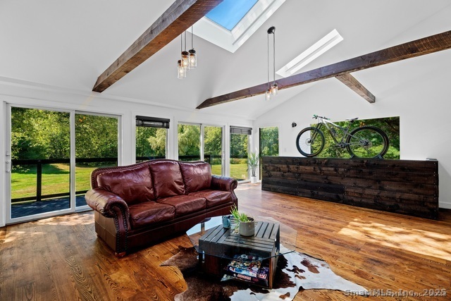 Killingly, Connecticut, 06239, United States, 2 Bedrooms Bedrooms, ,2 BathroomsBathrooms,Residential,For Sale,2000954