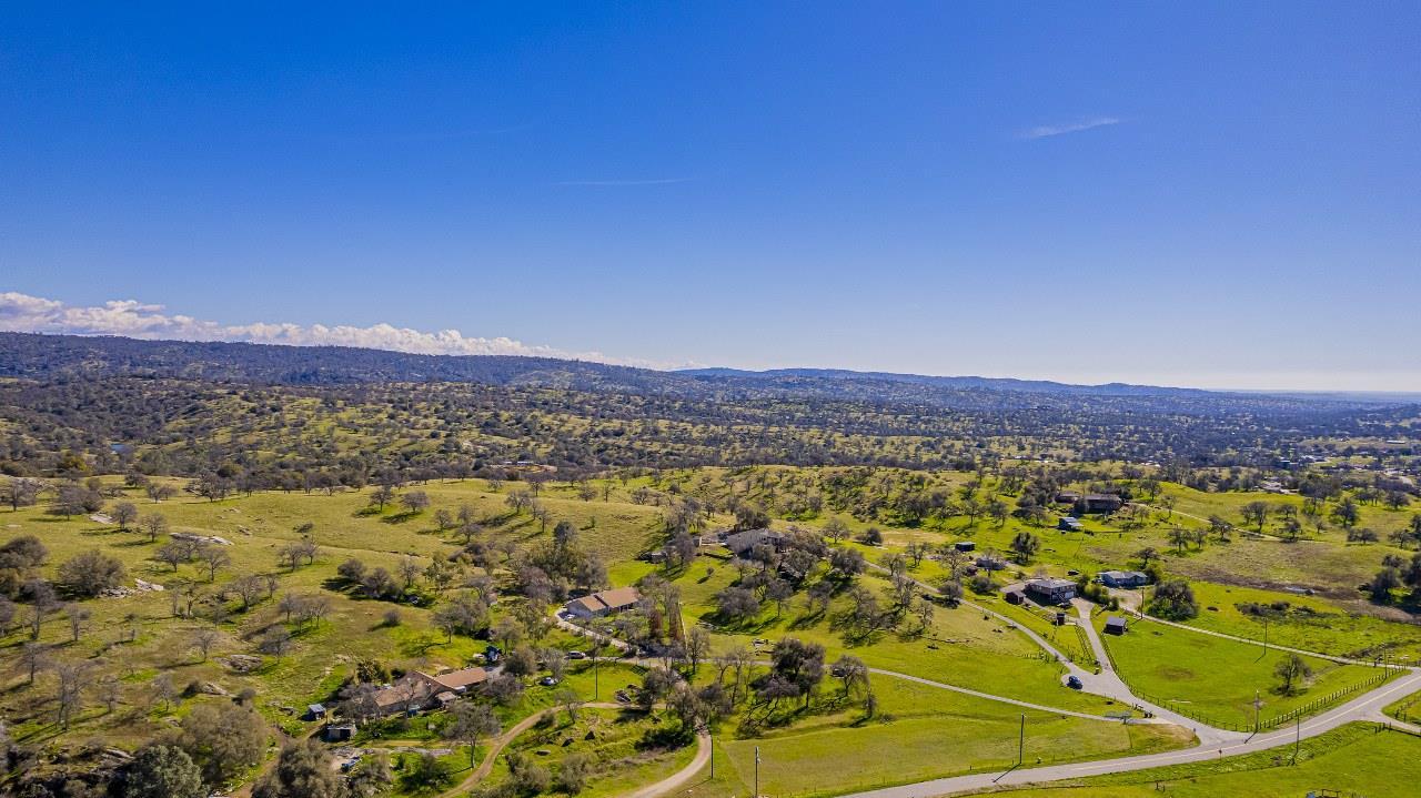 Raymond, California, 93653, United States, 5 Bedrooms Bedrooms, ,3 BathroomsBathrooms,Residential,For Sale,1996762