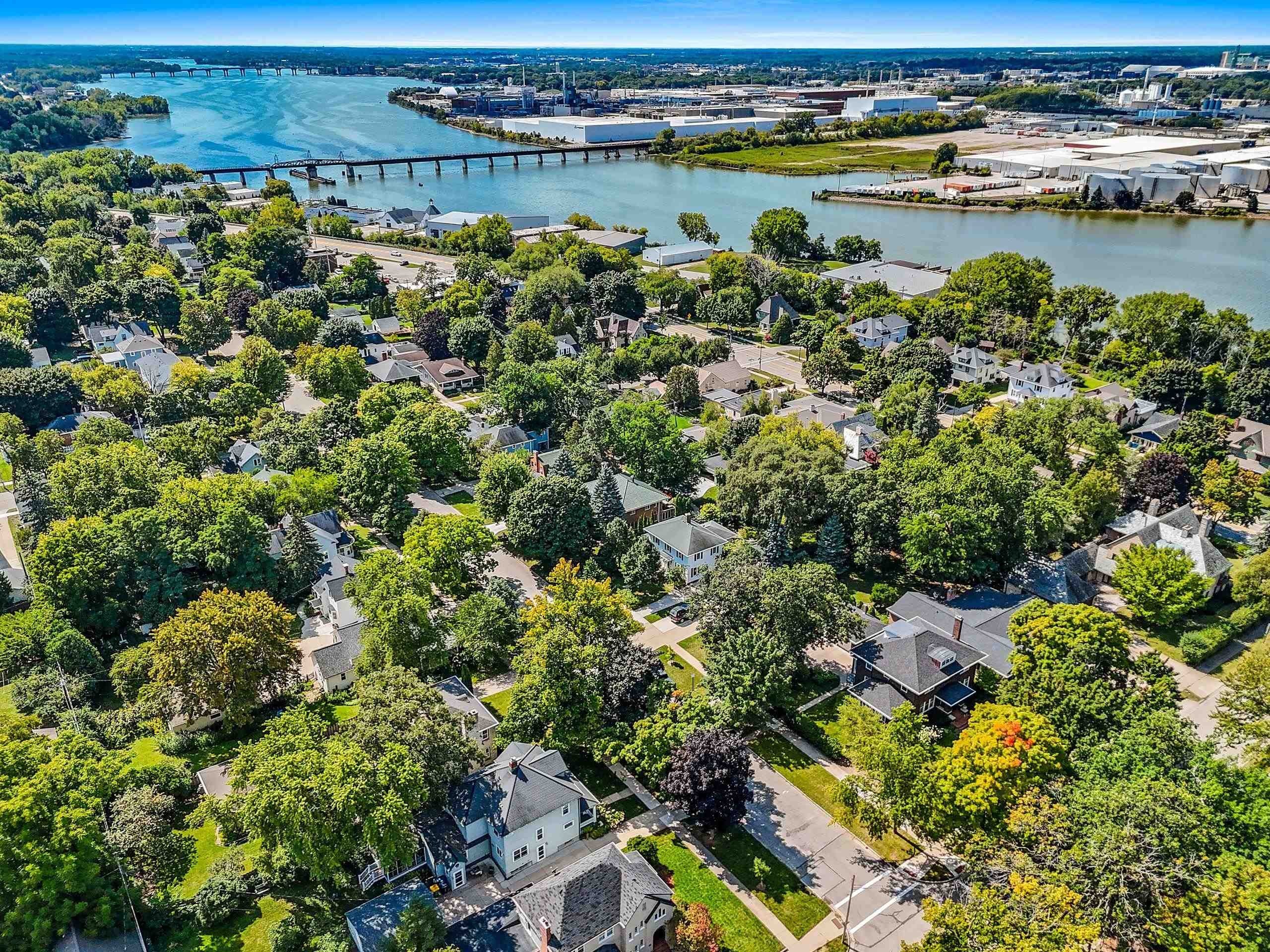 GREEN BAY, Wisconsin, 54301-3217, United States, 4 Bedrooms Bedrooms, ,3 BathroomsBathrooms,Residential,For Sale,1984503