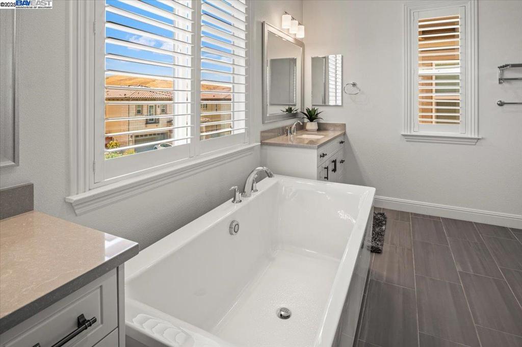 San Ramon, California, 94582, United States, 4 Bedrooms Bedrooms, ,4 BathroomsBathrooms,Residential,For Sale,1905667