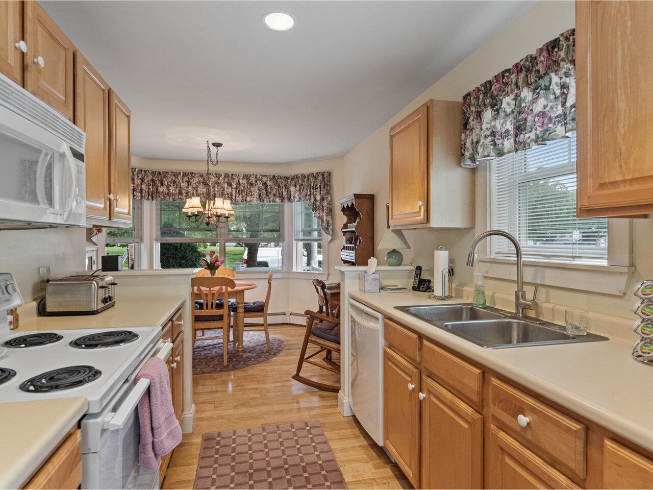 Williston, Vermont, 05495, United States, 2 Bedrooms Bedrooms, ,3 BathroomsBathrooms,Residential,For Sale,1901001