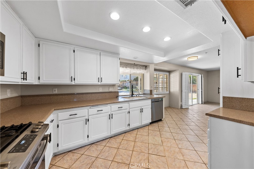 Highland, California, 92346, United States, 4 Bedrooms Bedrooms, ,3 BathroomsBathrooms,Residential,For Sale,1930729