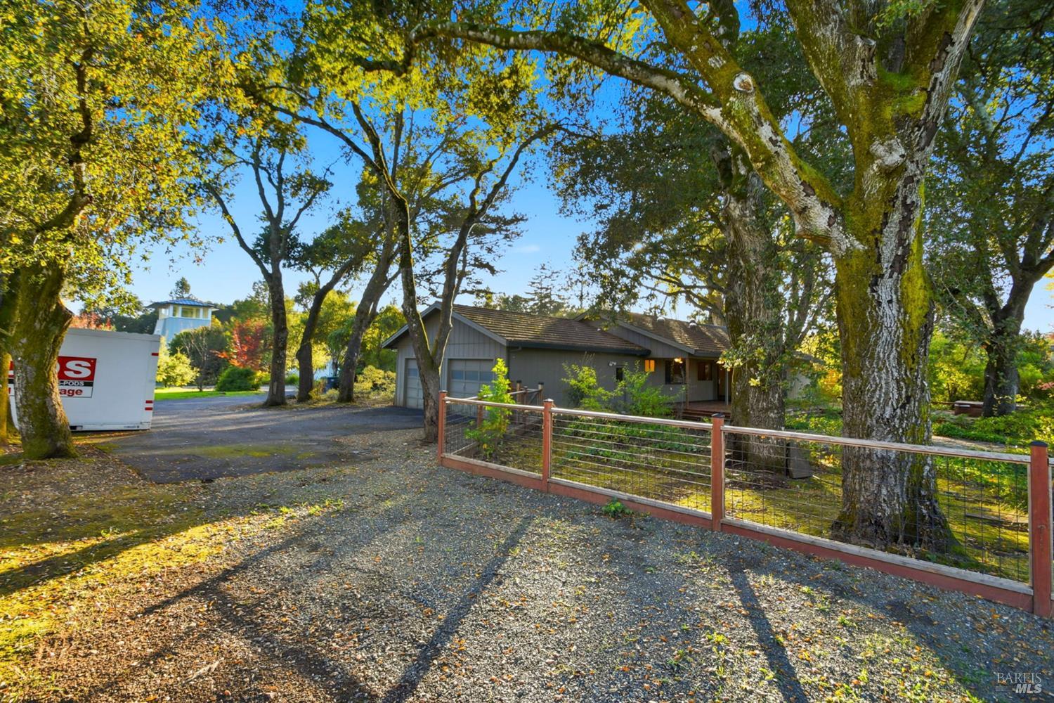 Glen Ellen, California, 95442, United States, 3 Bedrooms Bedrooms, ,3 BathroomsBathrooms,Residential,For Sale,1989437