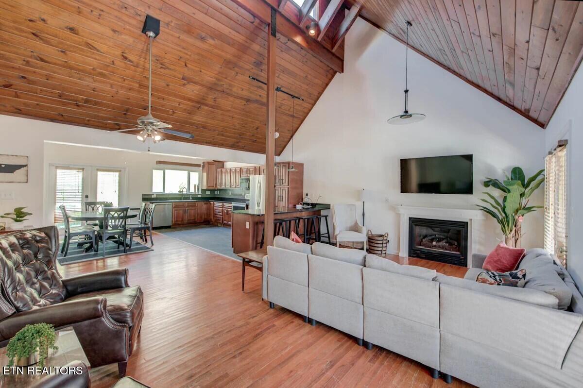 Harriman, Tennessee, 37748, United States, 3 Bedrooms Bedrooms, ,2 BathroomsBathrooms,Residential,For Sale,1907631