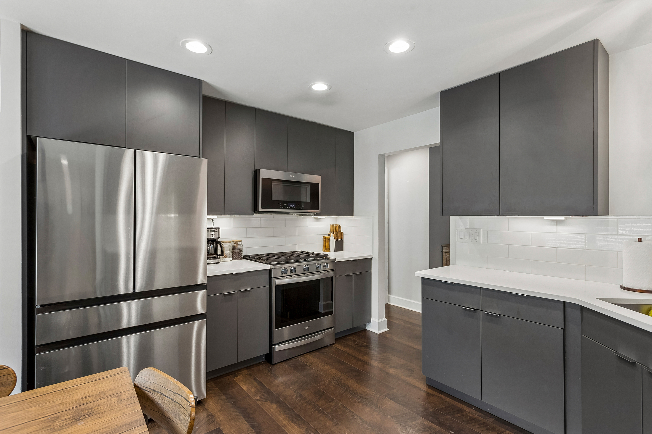  Beautifully Updated and Move-in Ready Four Bedroom Home - 物件實景