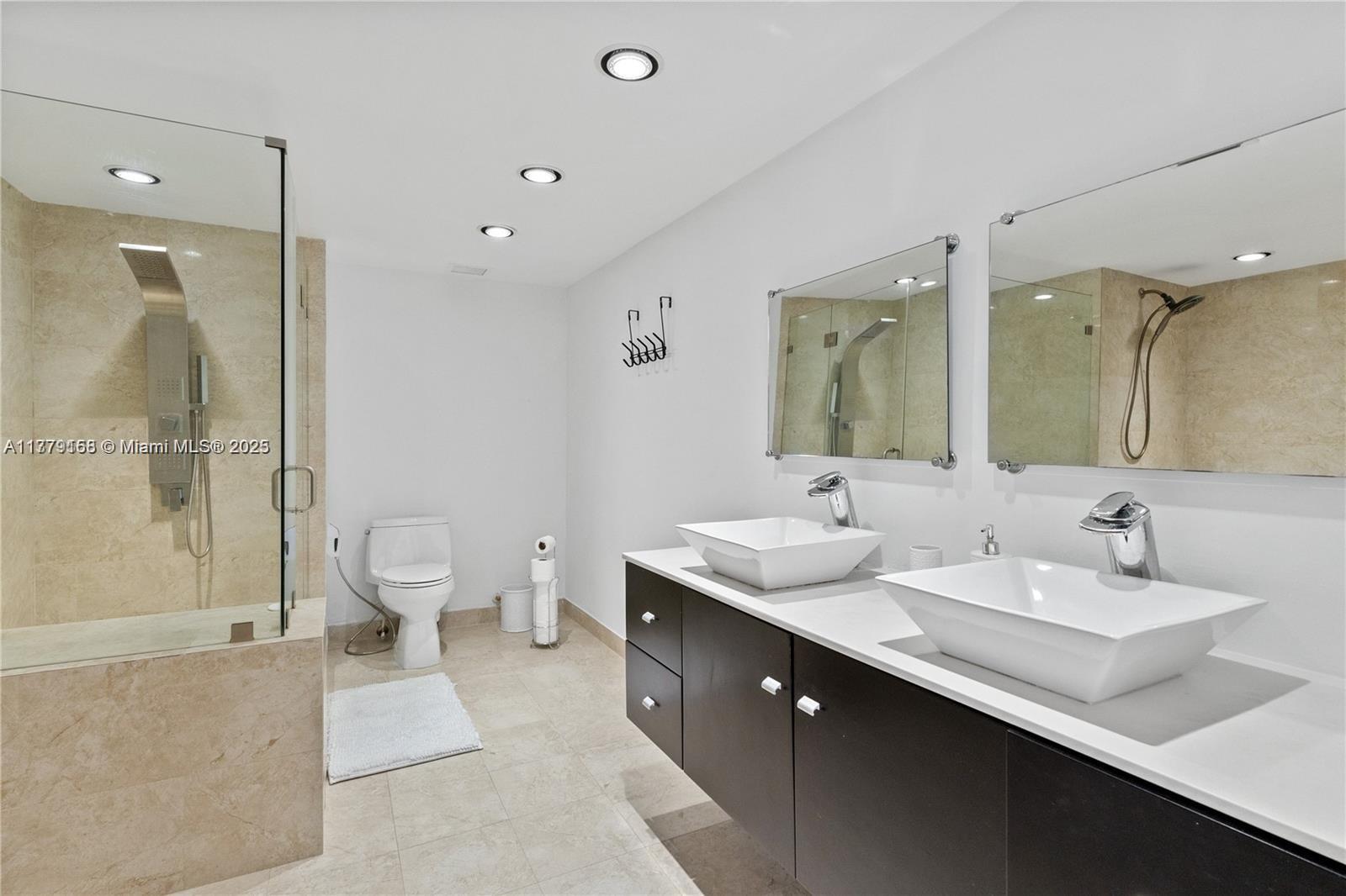 Sunny Isles Beach, Florida, 33160, United States, 3 Bedrooms Bedrooms, ,3 BathroomsBathrooms,Residential,For Sale,1762463