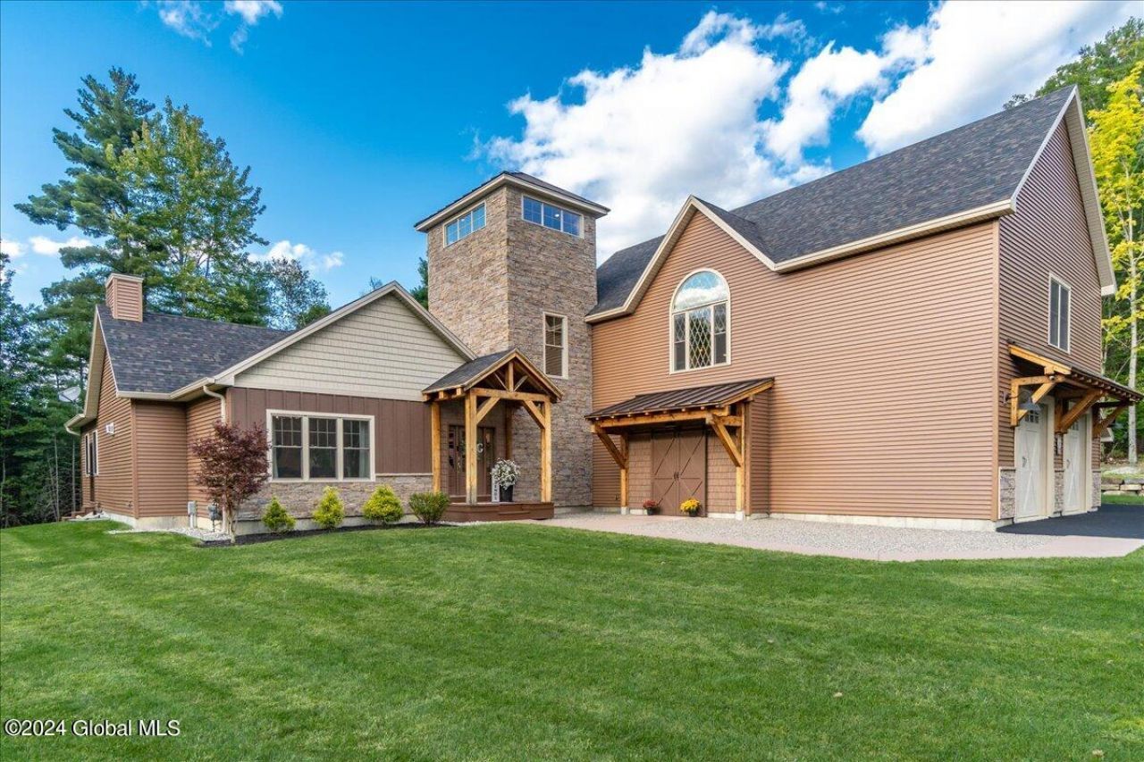 Queensbury, New York, 12804, United States, 3 Bedrooms Bedrooms, ,4 BathroomsBathrooms,Residential,For Sale,1986274