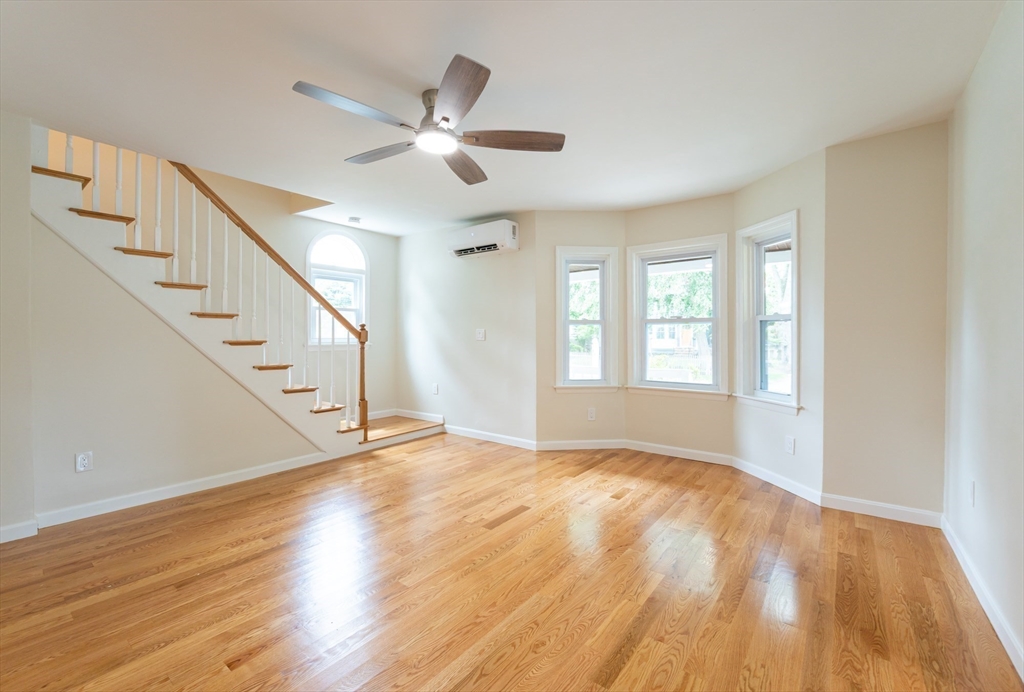Hamilton, Massachusetts, 01982, United States, 3 Bedrooms Bedrooms, ,2 BathroomsBathrooms,Residential,For Sale,1934634