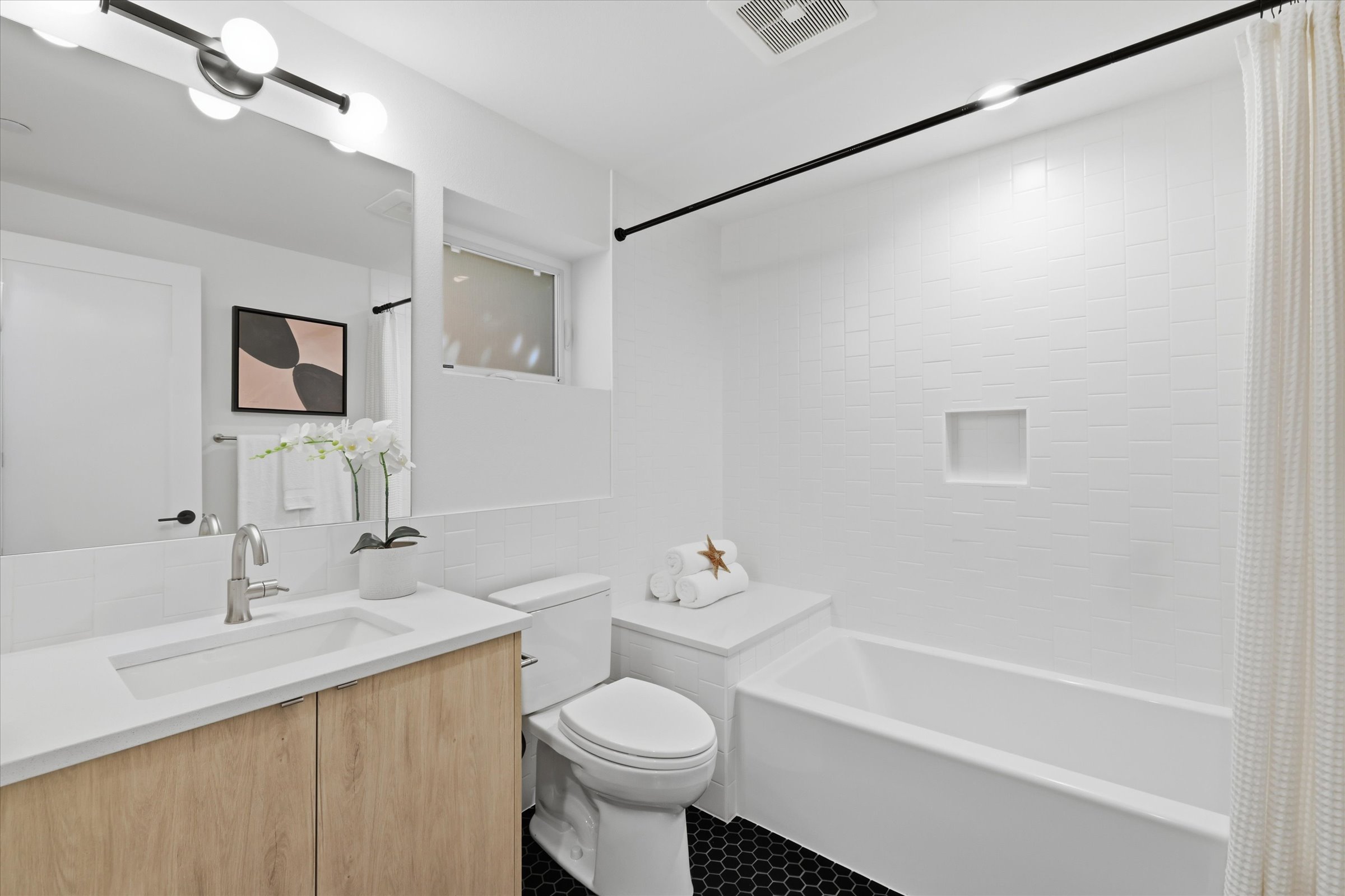  2011 Dexter Ave N Unit #A, Seattle, WA 98109 - 物件實景