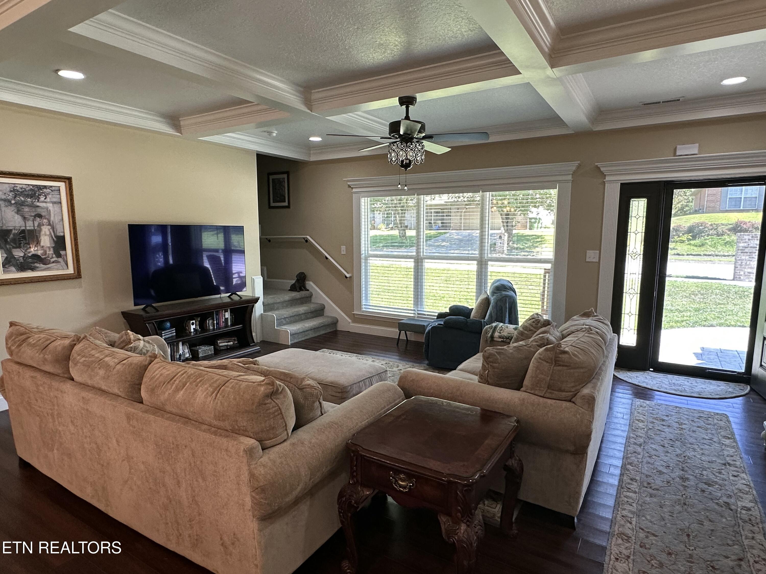 Maryville, Tennessee, 37804, United States, 5 Bedrooms Bedrooms, ,3 BathroomsBathrooms,Residential,For Sale,1927835