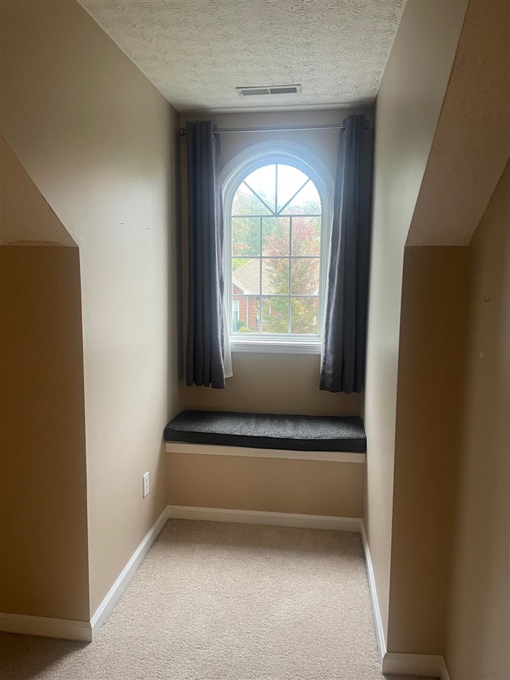 Bowling Green, Kentucky, 42104, United States, 4 Bedrooms Bedrooms, ,5 BathroomsBathrooms,Residential,For Sale,1971353