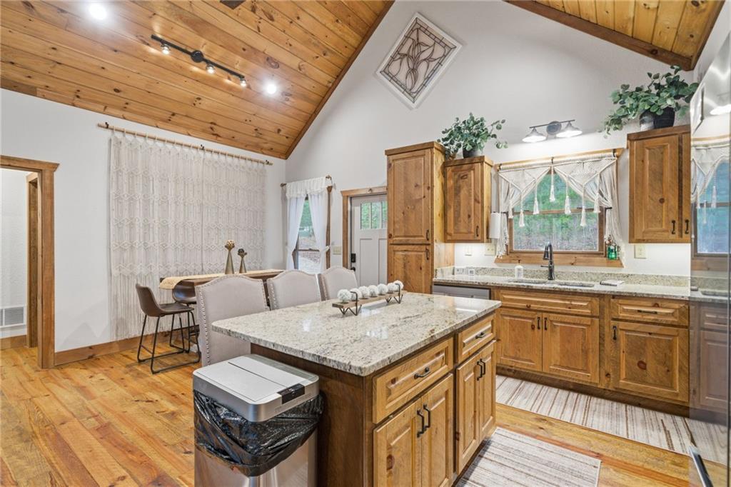 Morganton, Georgia, 30560, United States, 3 Bedrooms Bedrooms, ,2 BathroomsBathrooms,Residential,For Sale,2006455