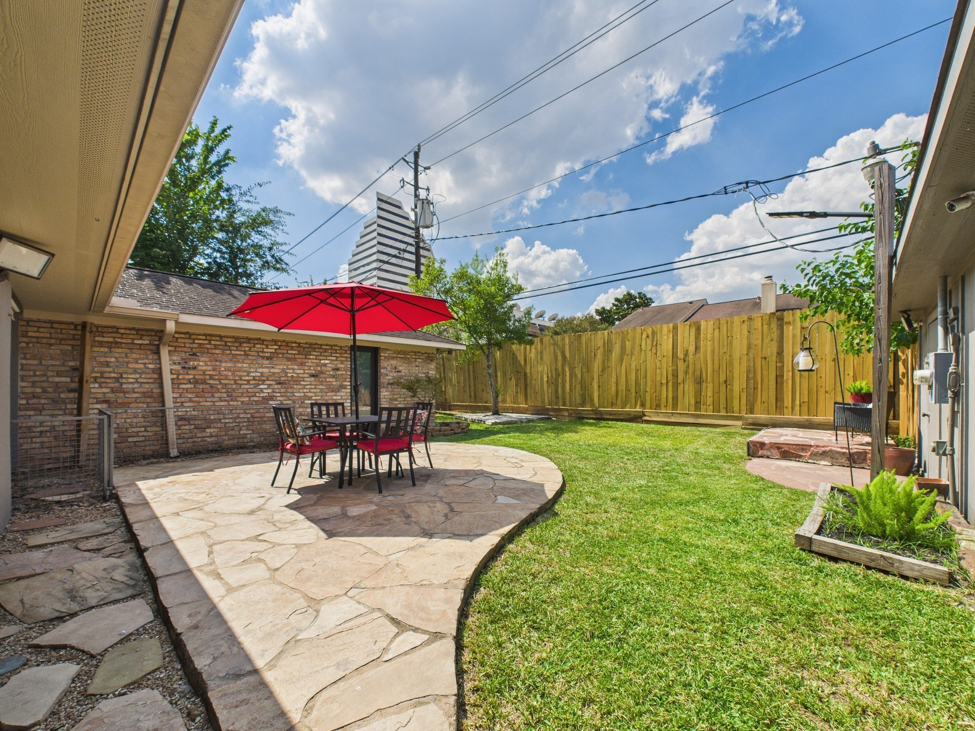 Houston, Texas, 77056, United States, 3 Bedrooms Bedrooms, ,3 BathroomsBathrooms,Residential,For Sale,1984170