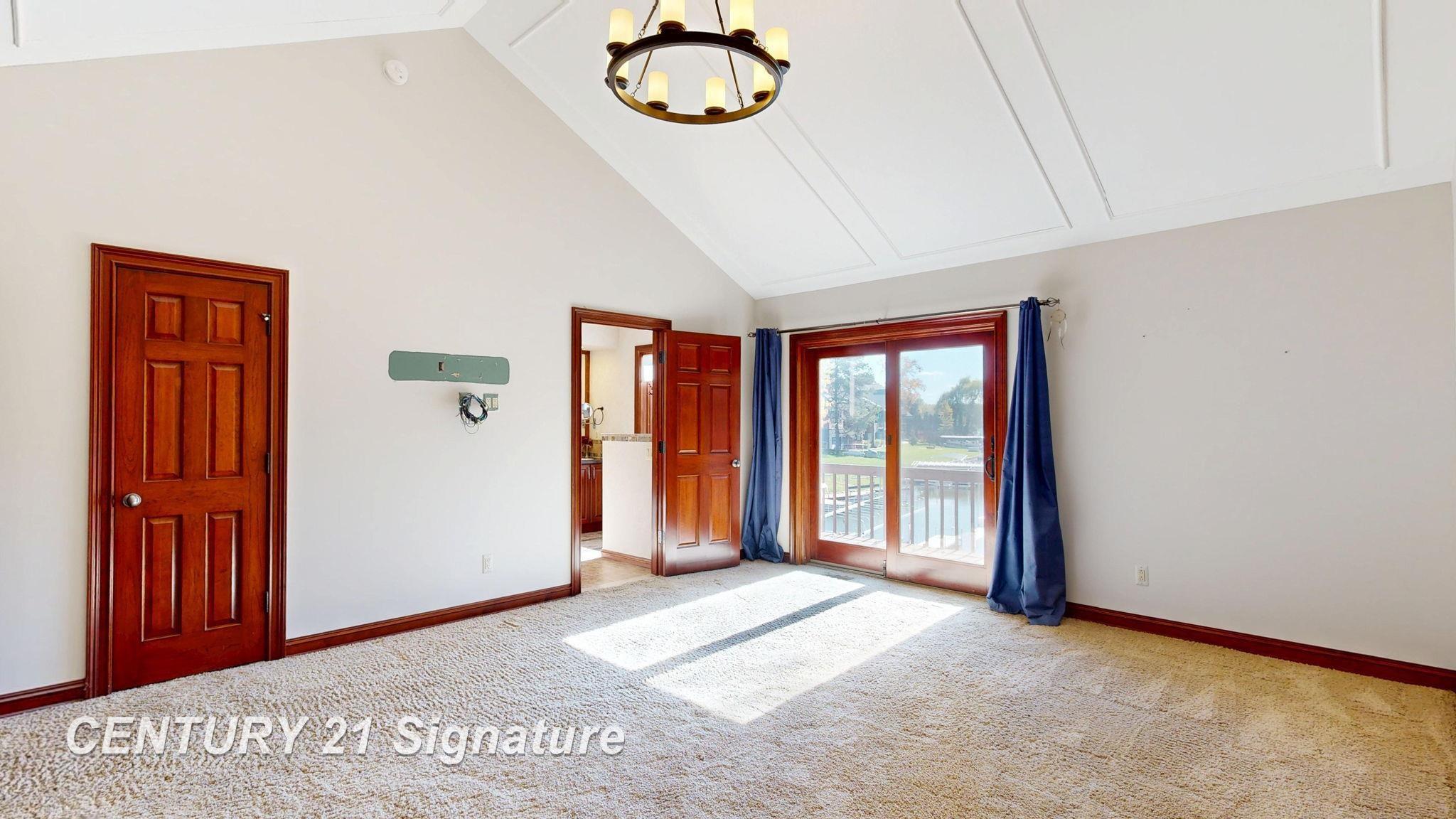 Fenton, Michigan, 48430, United States, 6 Bedrooms Bedrooms, ,4 BathroomsBathrooms,Residential,For Sale,1976063