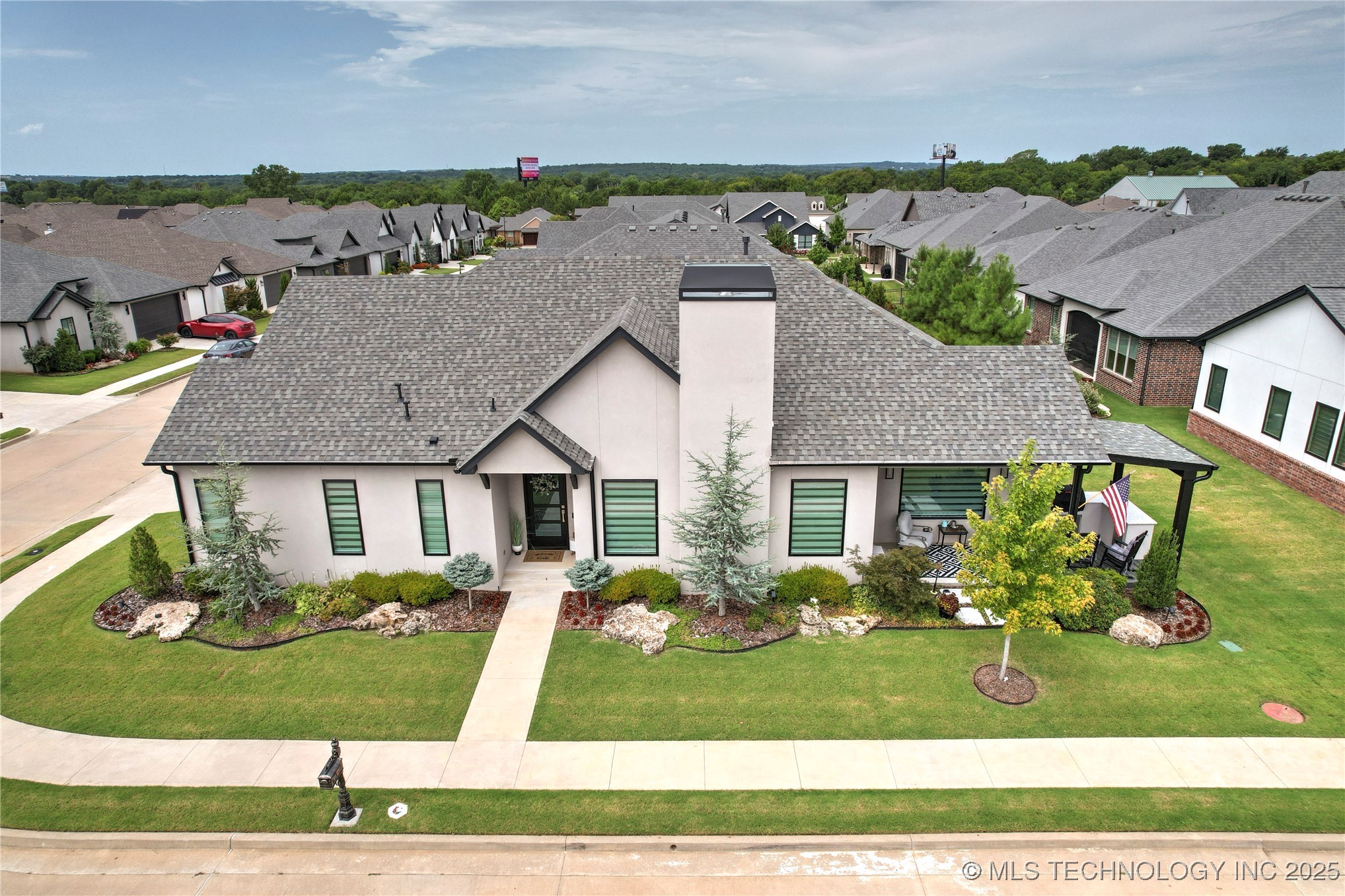 Tulsa, Oklahoma, 74132, United States, 2 Bedrooms Bedrooms, ,2 BathroomsBathrooms,Residential,For Sale,1926160