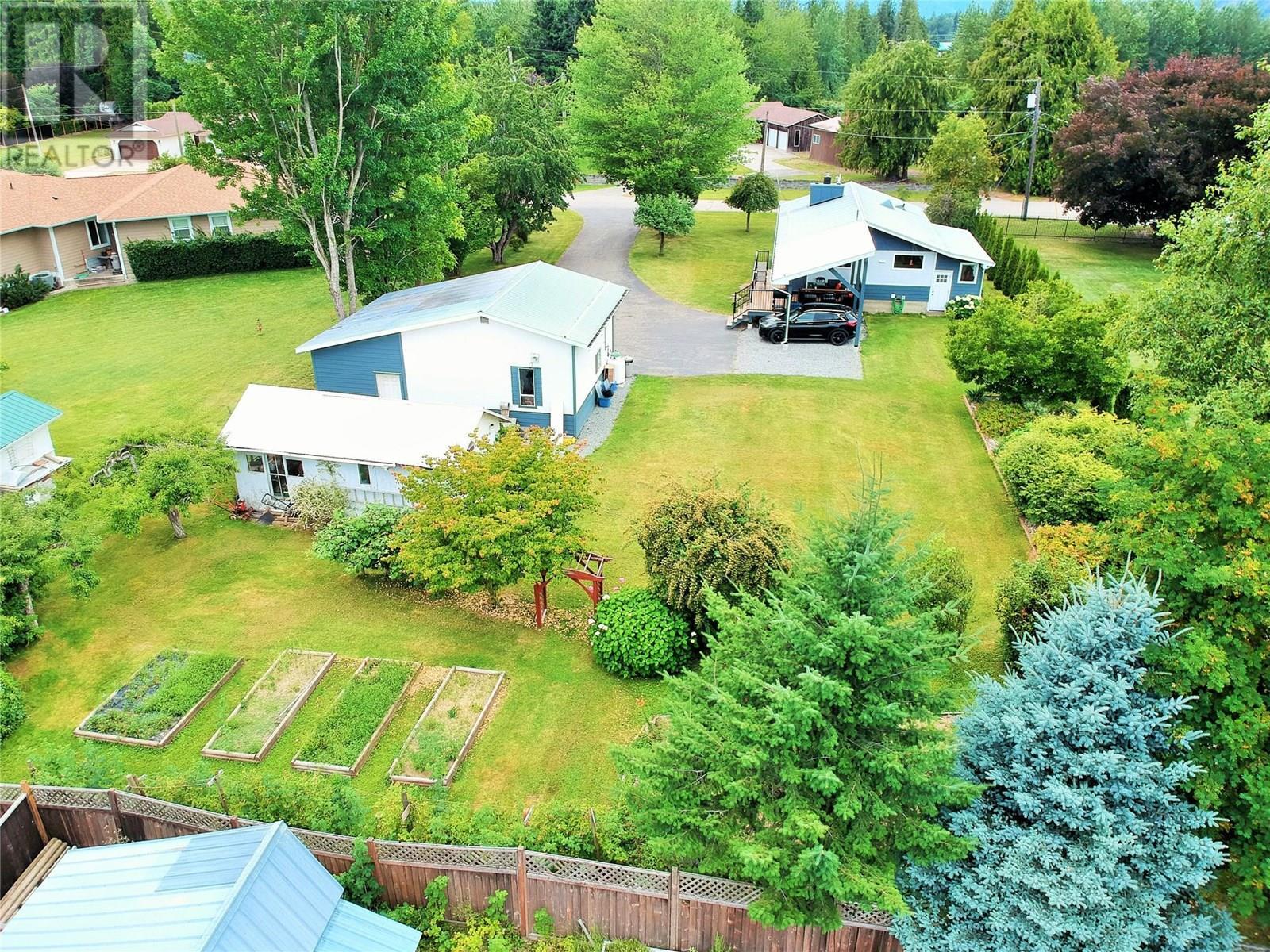 SICAMOUS, British Columbia, V0E 2V4, CA, 3 Bedrooms Bedrooms, ,2 BathroomsBathrooms,Residential,For Sale,1903862