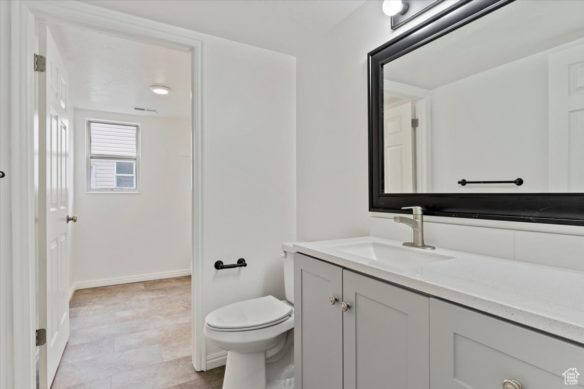 Layton, Utah, 84041, United States, 5 Bedrooms Bedrooms, ,3 BathroomsBathrooms,Residential,For Sale,1837115