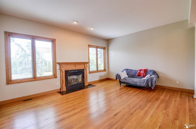 NEWPORT, Michigan, 48166, United States, 3 Bedrooms Bedrooms, ,3 BathroomsBathrooms,Residential,For Sale,1939002