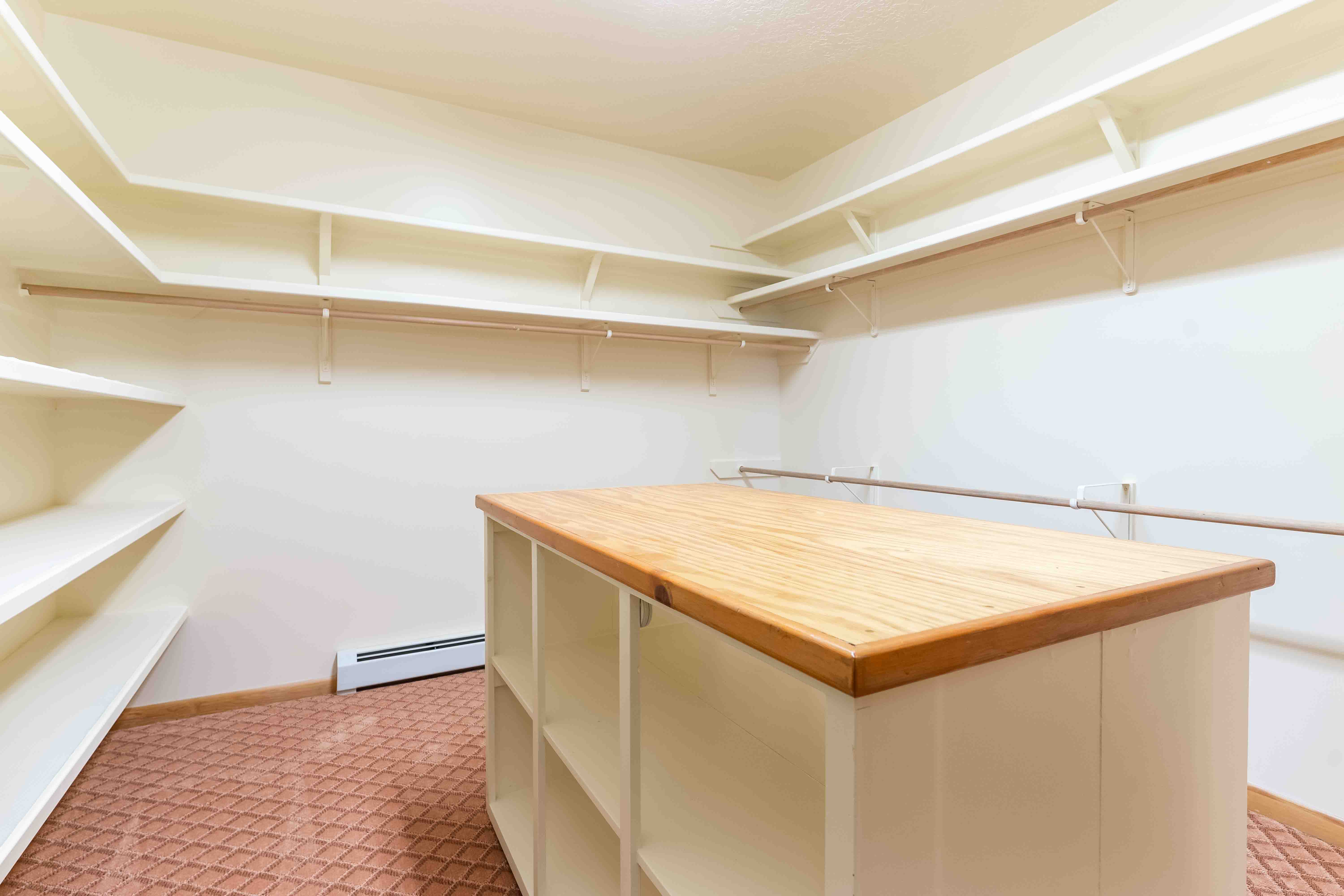 Aztec, New Mexico, 87410, United States, 4 Bedrooms Bedrooms, ,3 BathroomsBathrooms,Residential,For Sale,1974220