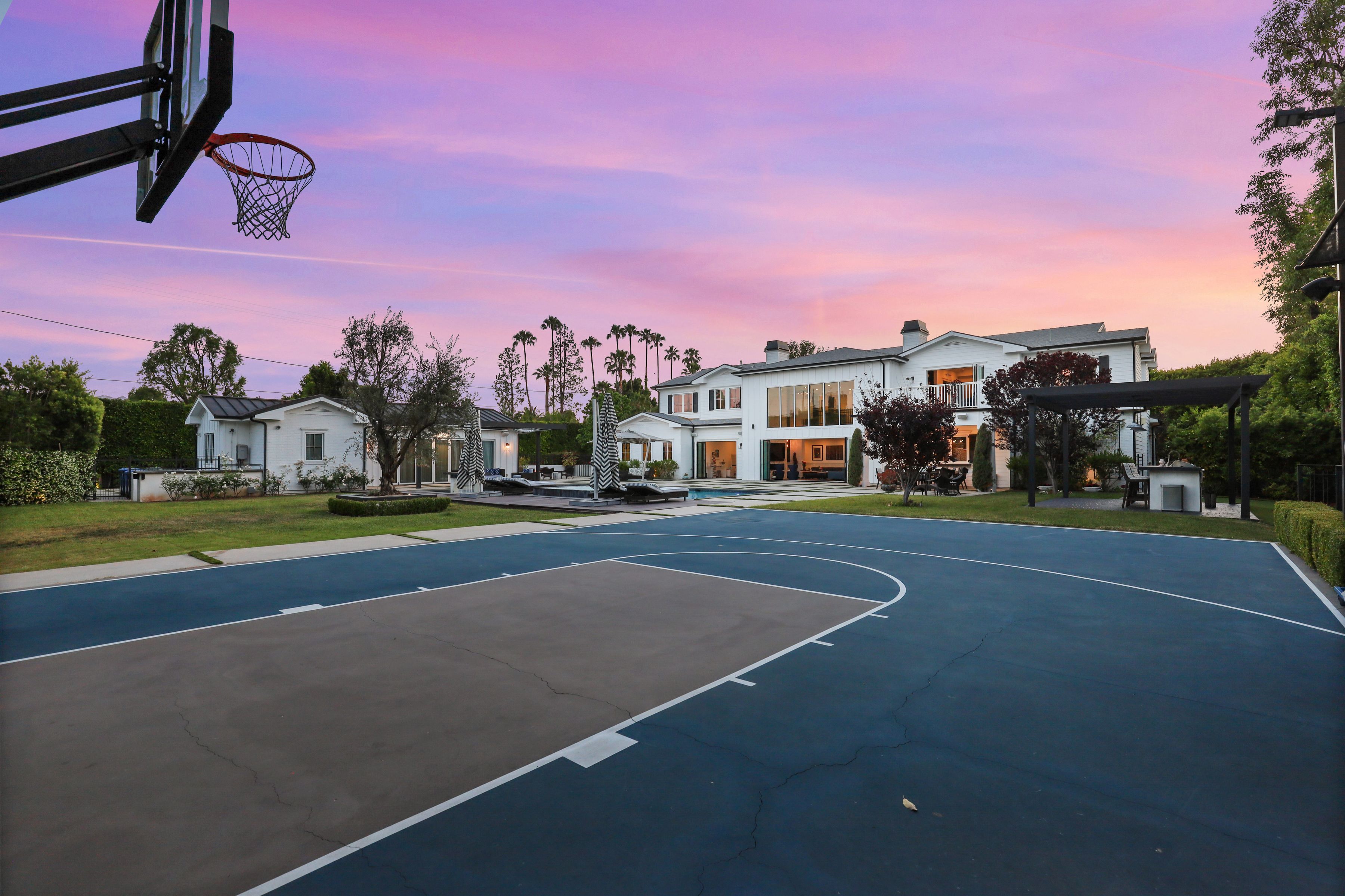  5342 Shoshone Avenue - 物件實景