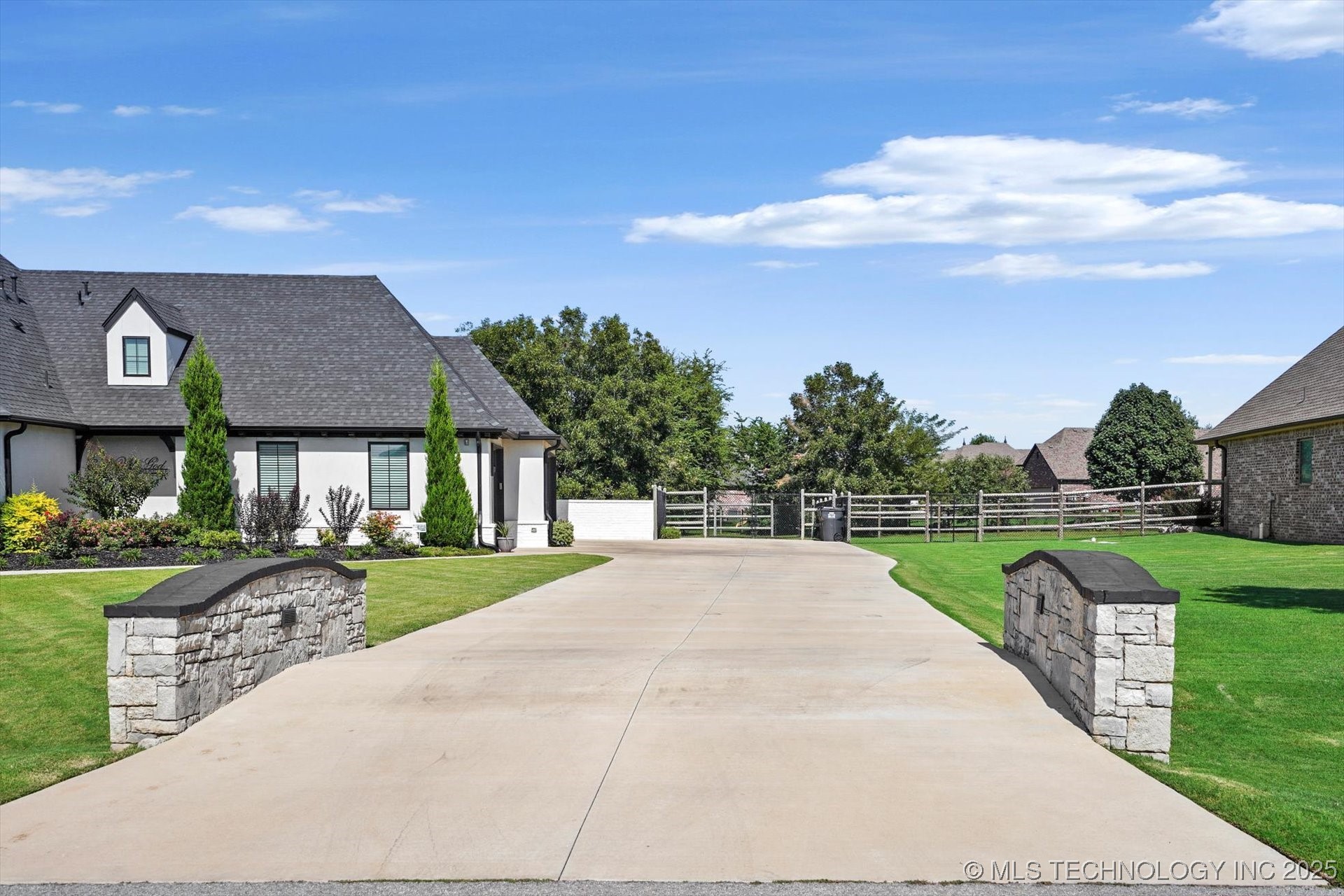 Owasso, Oklahoma, 74055, United States, 3 Bedrooms Bedrooms, ,4 BathroomsBathrooms,Residential,For Sale,1986225