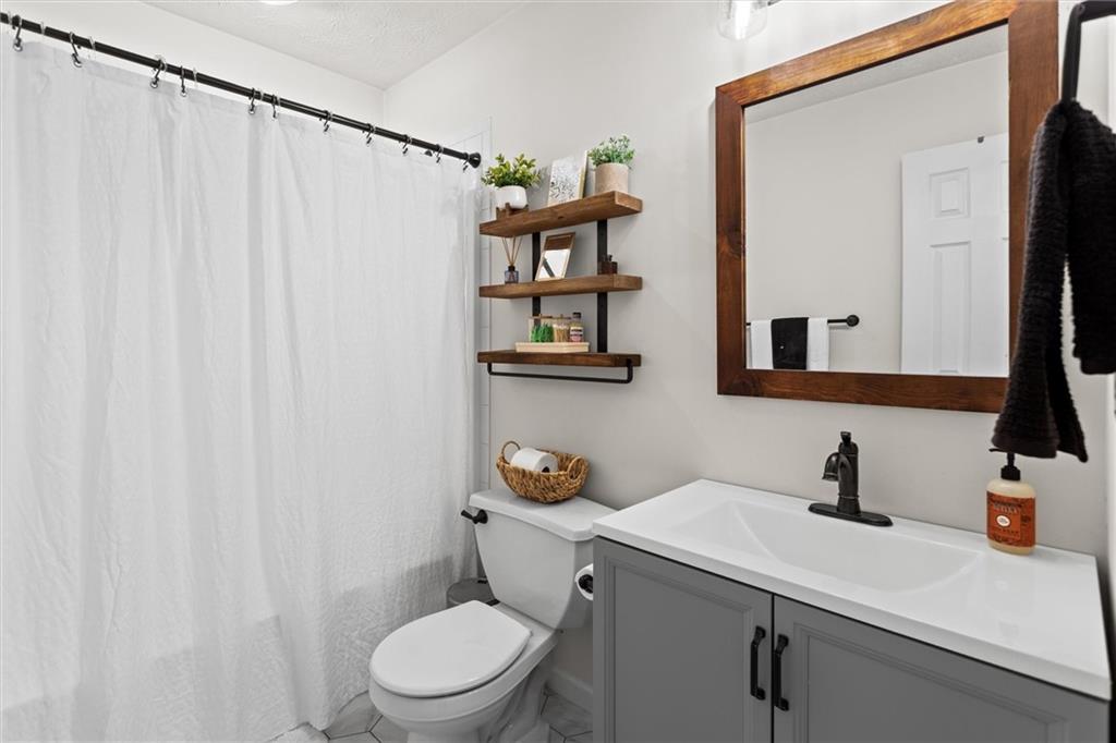 Dacula, Georgia, 30019, United States, 5 Bedrooms Bedrooms, ,4 BathroomsBathrooms,Residential,For Sale,1990423