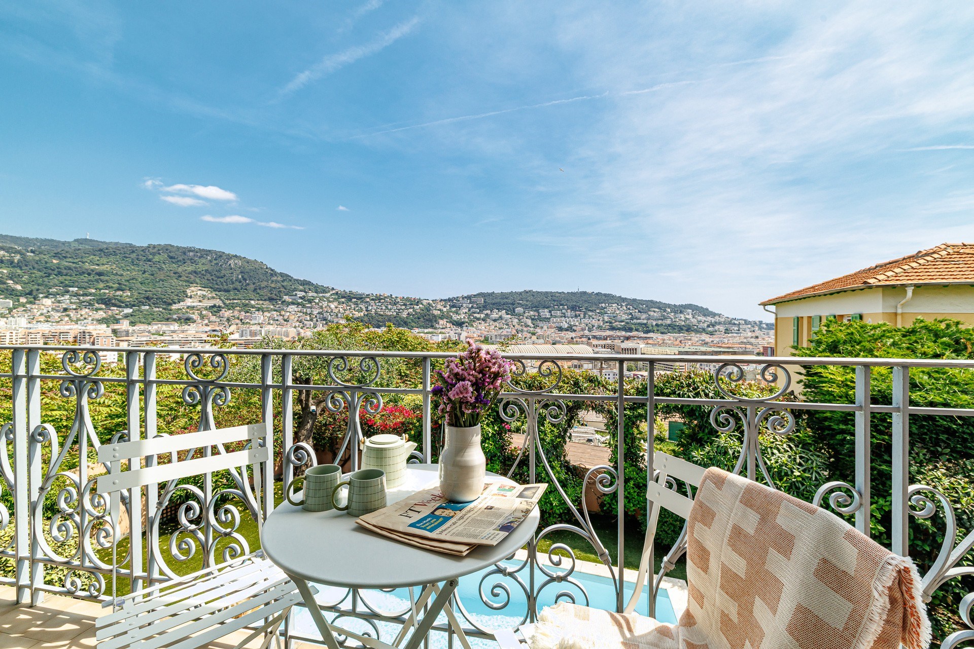  Nice Cimiez property with main house, 9 rental units, pool and large garage inv… - 物件實景