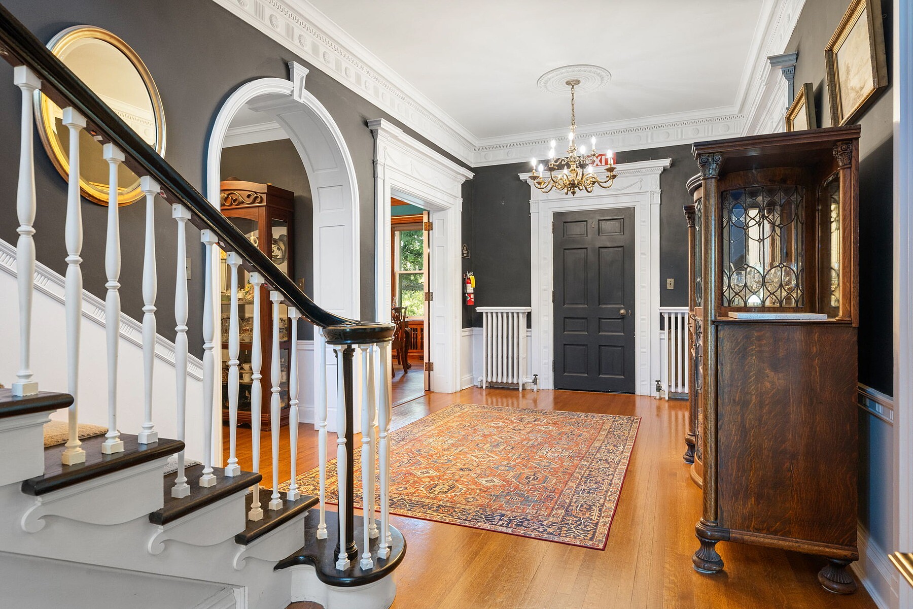  Neo-Classical Revival Home - 物件實景