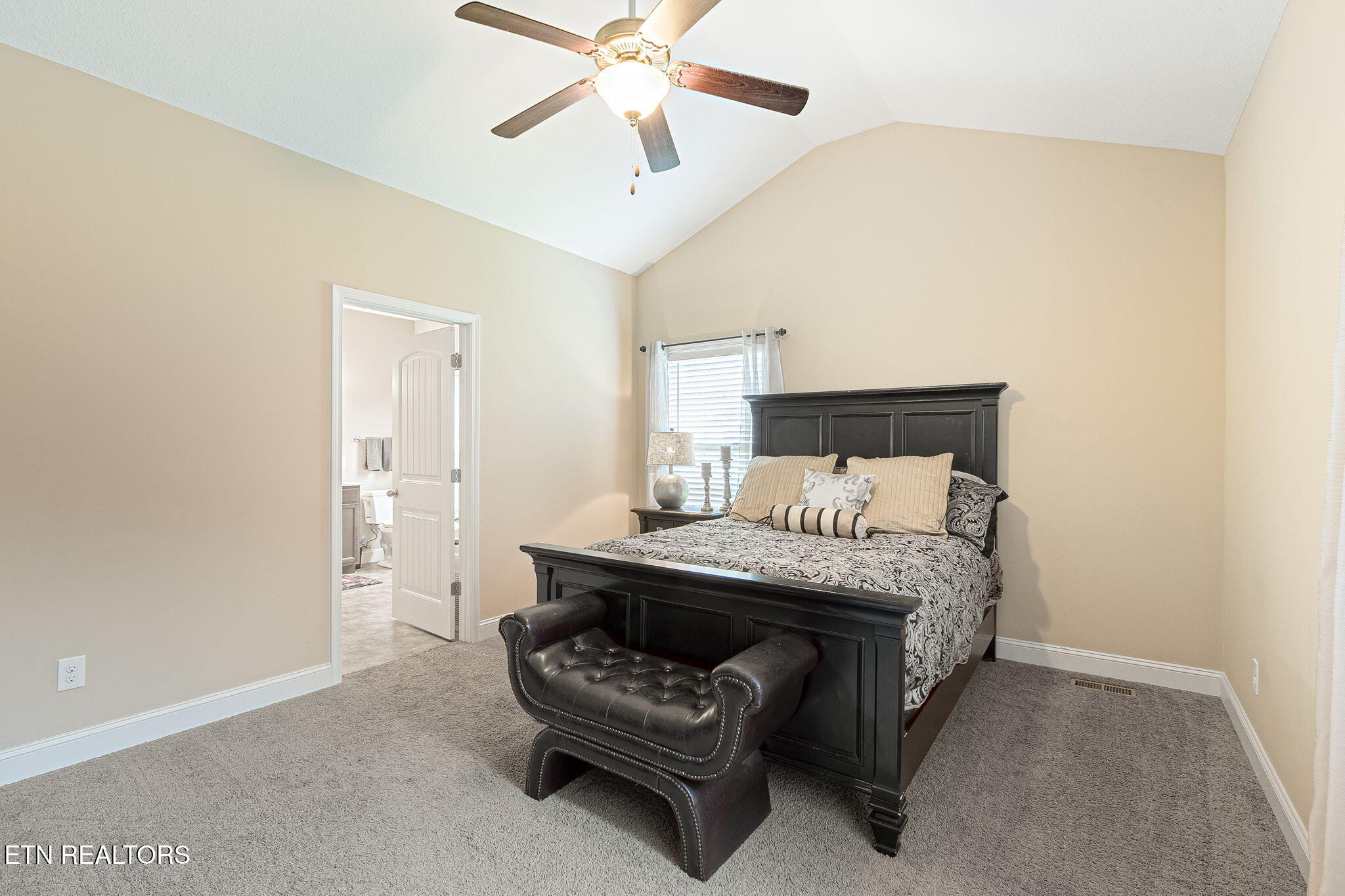 Knoxville, Tennessee, 37938, United States, 4 Bedrooms Bedrooms, ,3 BathroomsBathrooms,Residential,For Sale,1996658