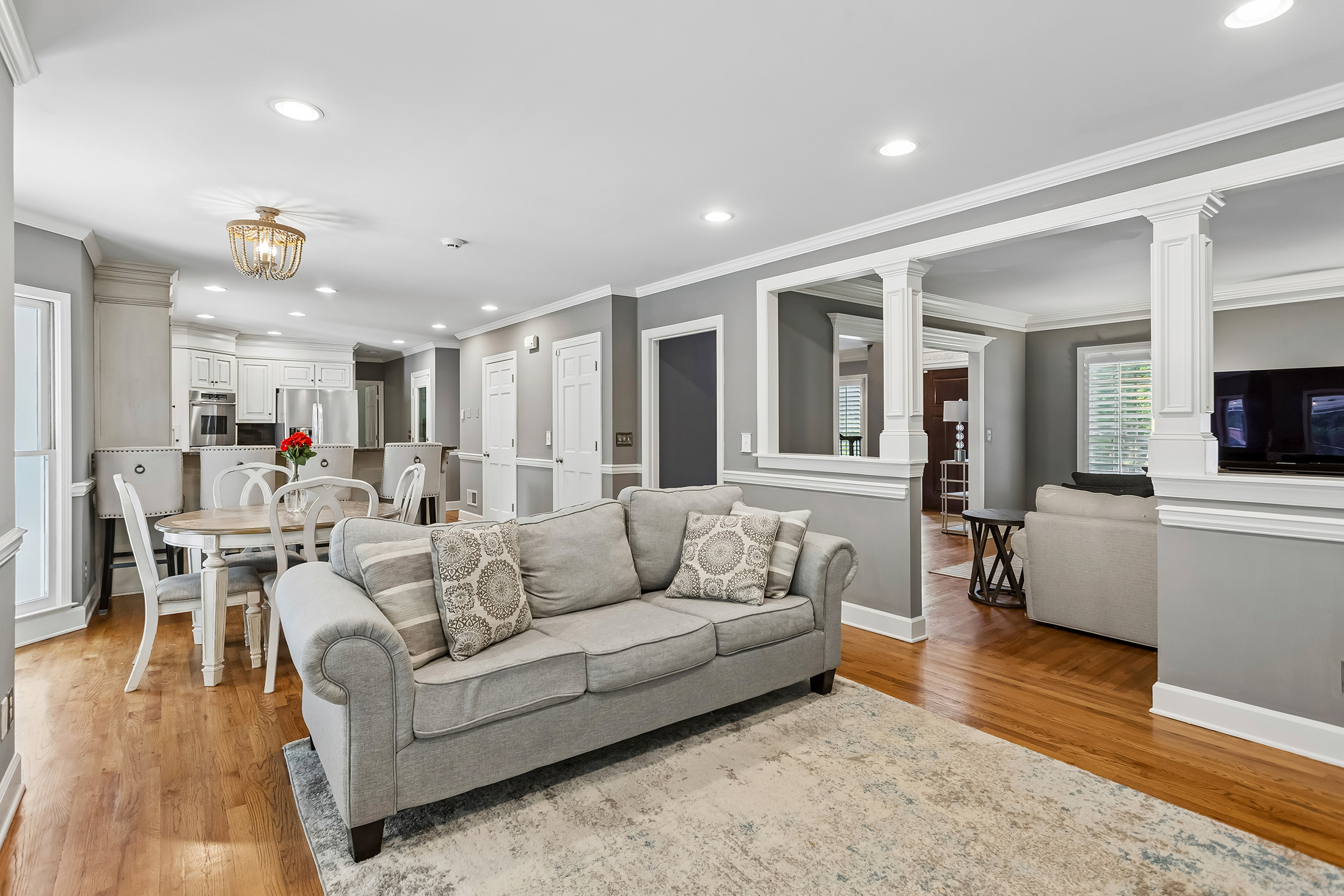  Beautifully Updated Four Bedroom Home in an Active Swim/Tennis Community - 物件實景