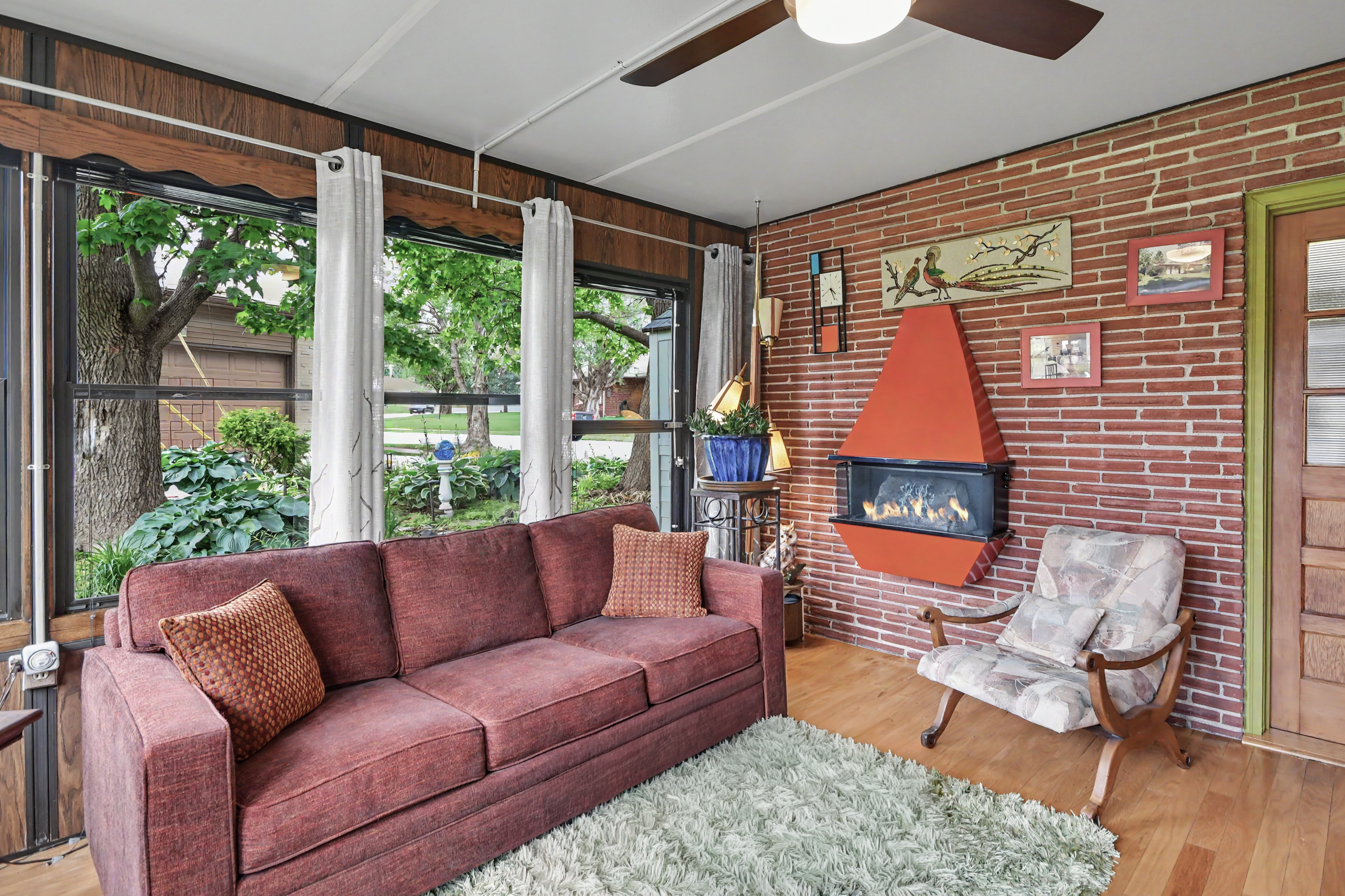  You’ll fall in love with this charming midcentury ranch. - 物件實景