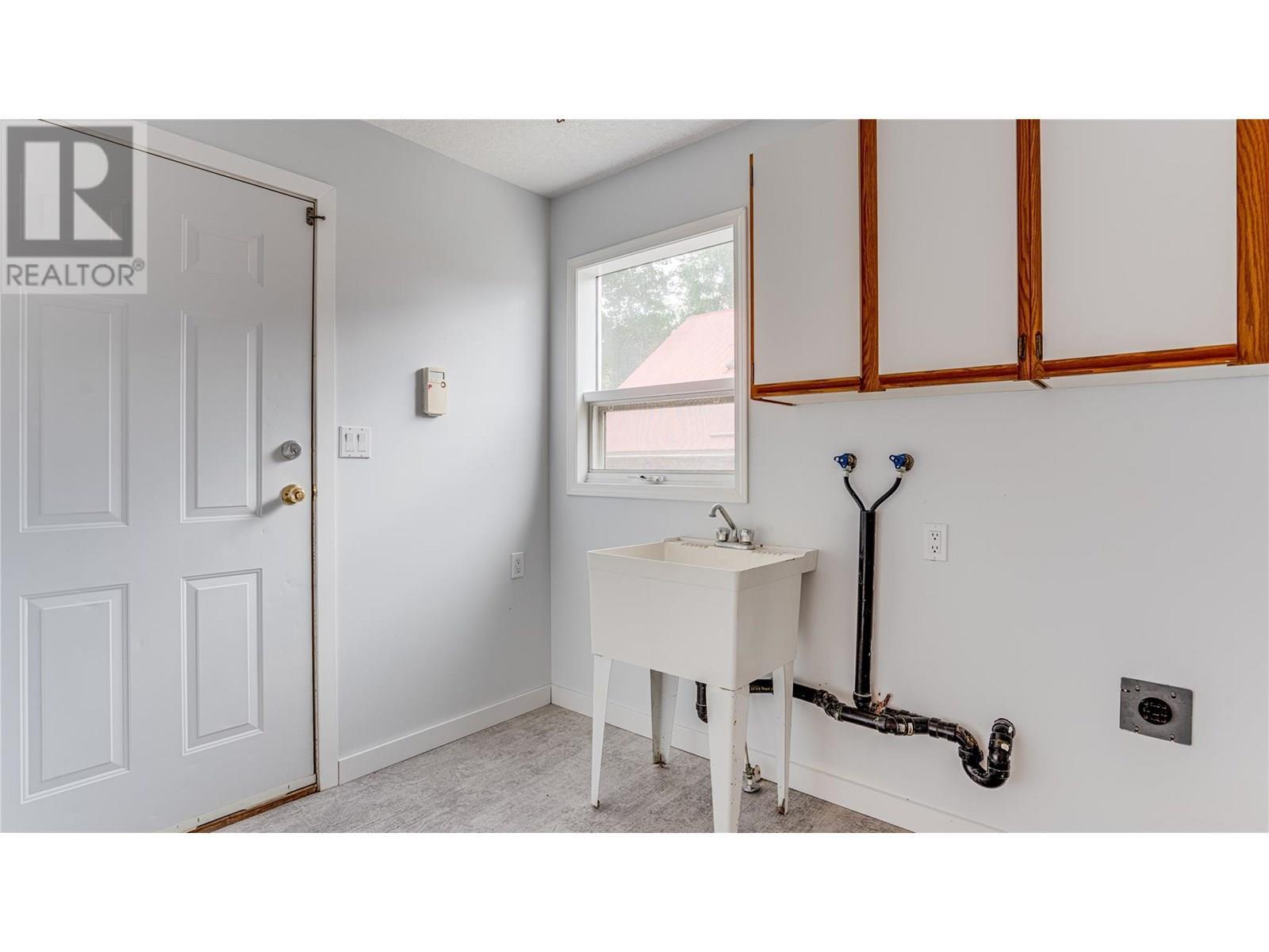 LUMBY, British Columbia, V0E 2G5, CA, 3 Bedrooms Bedrooms, ,2 BathroomsBathrooms,Residential,For Sale,1906205