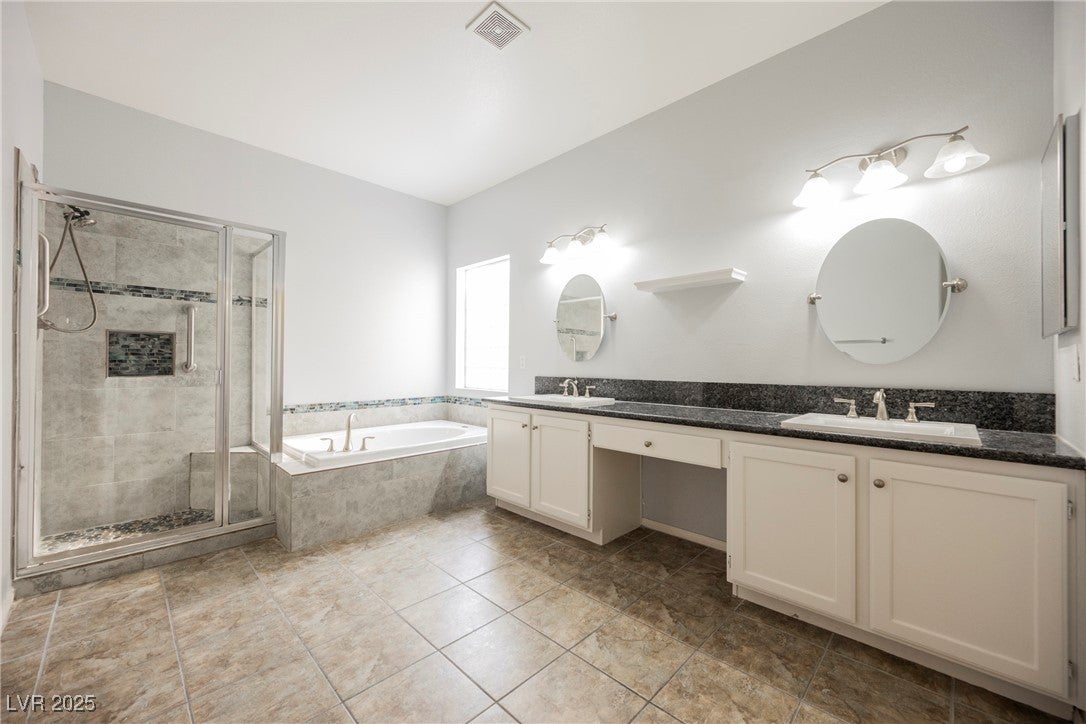 Henderson, Nevada, 89015, United States, 5 Bedrooms Bedrooms, ,2 BathroomsBathrooms,Residential,For Sale,1976773