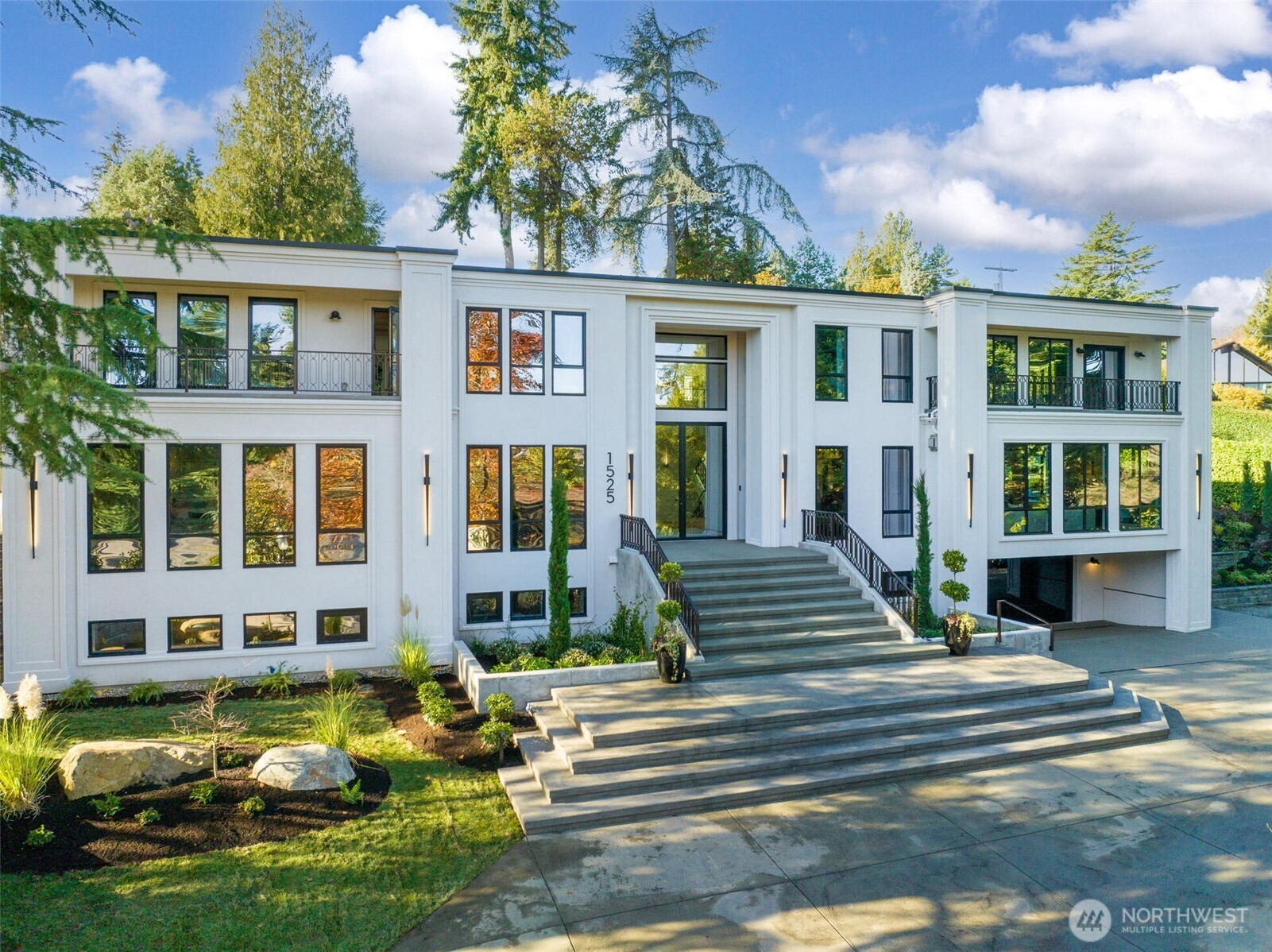 Medina, Washington, 98039, United States, 5 Bedrooms Bedrooms, ,6 BathroomsBathrooms,Residential,For Sale,1897136