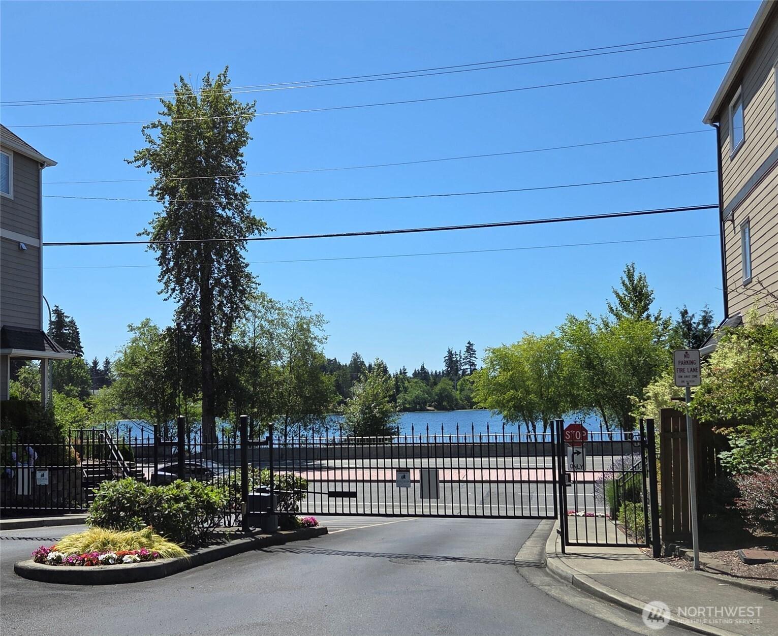 EVERETT, Washington, 98208, United States, 2 Bedrooms Bedrooms, ,3 BathroomsBathrooms,Residential,For Sale,1896693