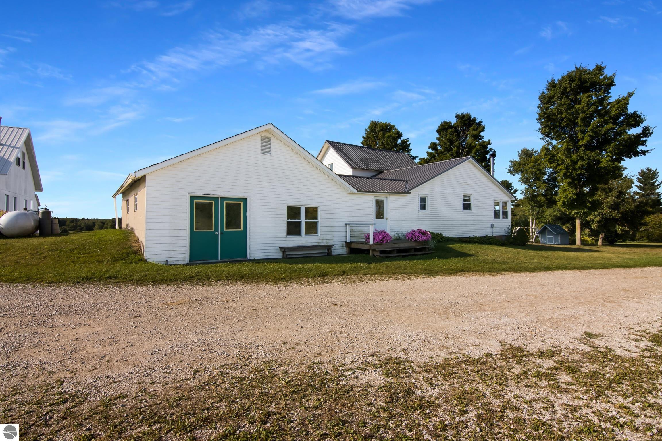 Leroy, Michigan, 49655-8142, United States, 5 Bedrooms Bedrooms, ,3 BathroomsBathrooms,Residential,For Sale,1949628