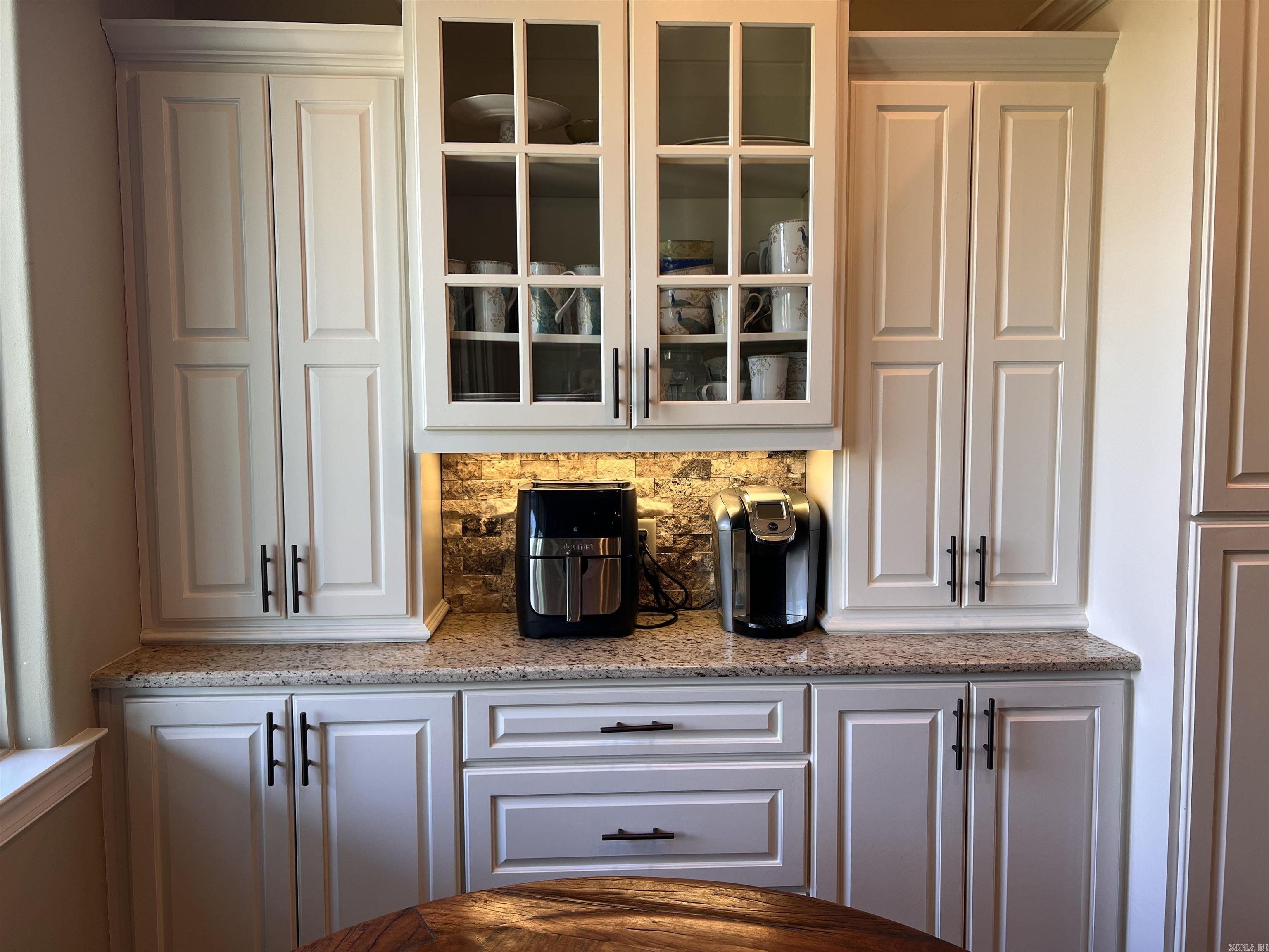 Hot Springs, Arkansas, 71913, United States, 3 Bedrooms Bedrooms, ,3 BathroomsBathrooms,Residential,For Sale,1976234