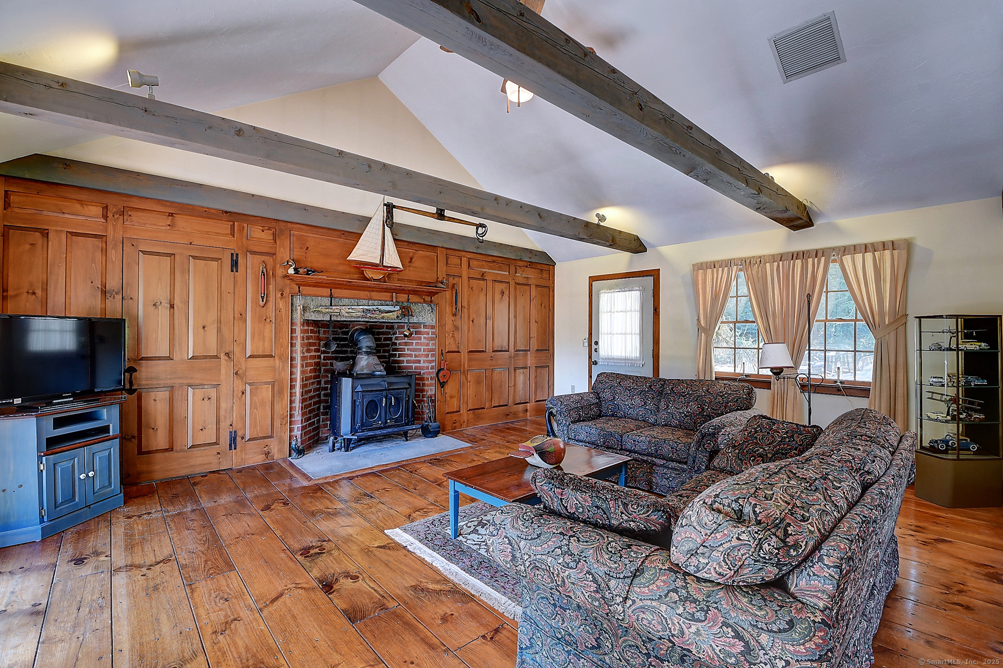 Brooklyn, Connecticut, 06234, United States, 4 Bedrooms Bedrooms, ,3 BathroomsBathrooms,Residential,For Sale,1901504