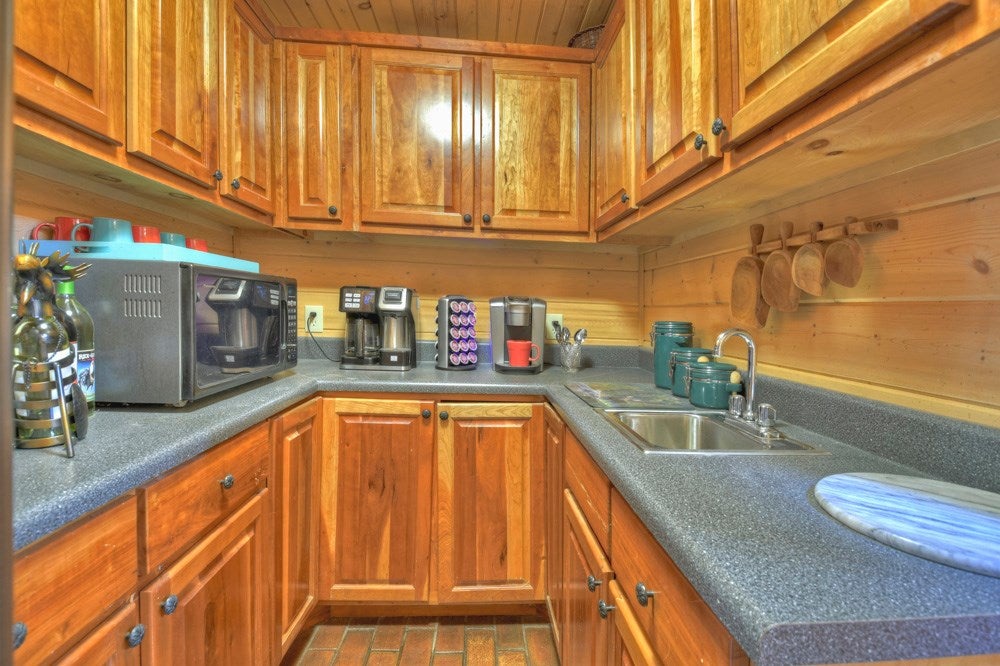 Blue Ridge, Georgia, 30513, United States, 4 Bedrooms Bedrooms, ,3 BathroomsBathrooms,Residential,For Sale,1858921