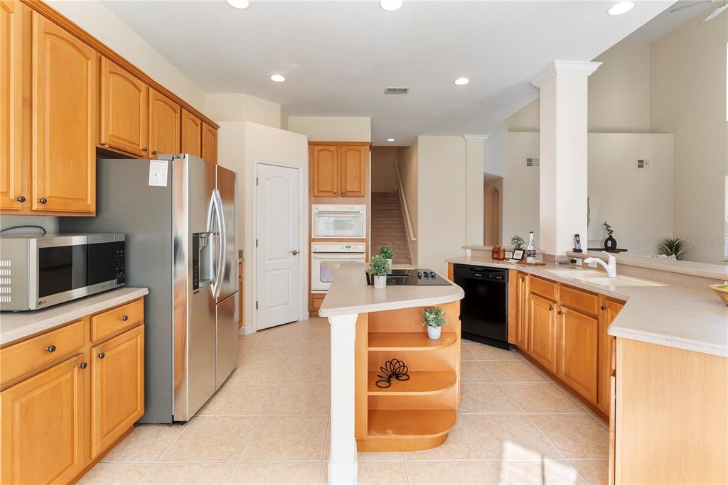 Orlando, Florida, 32836, United States, 5 Bedrooms Bedrooms, ,4 BathroomsBathrooms,Residential,For Sale,1989643