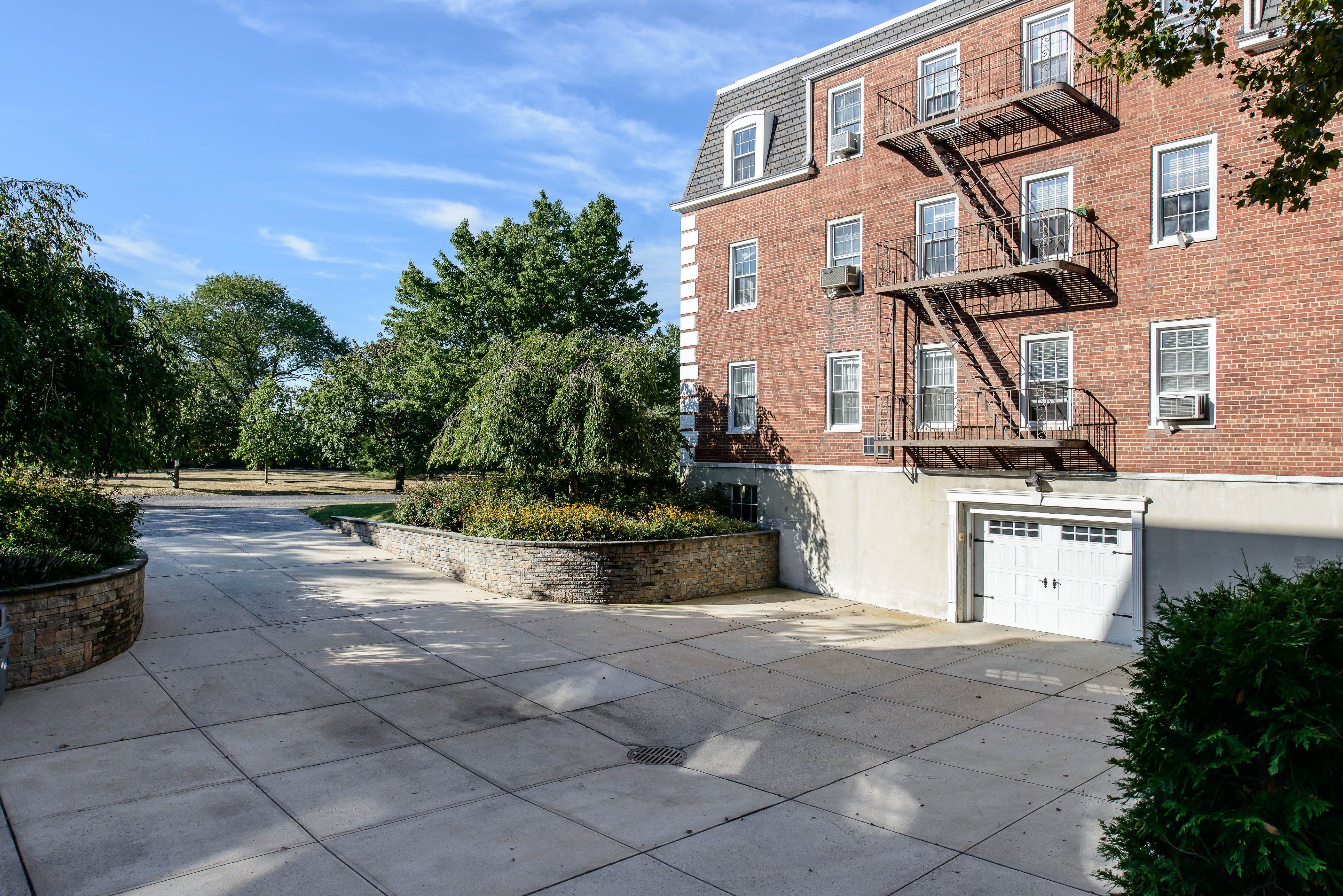  22 Hamilton Place, Garden City, NY, 11530 - 物件實景