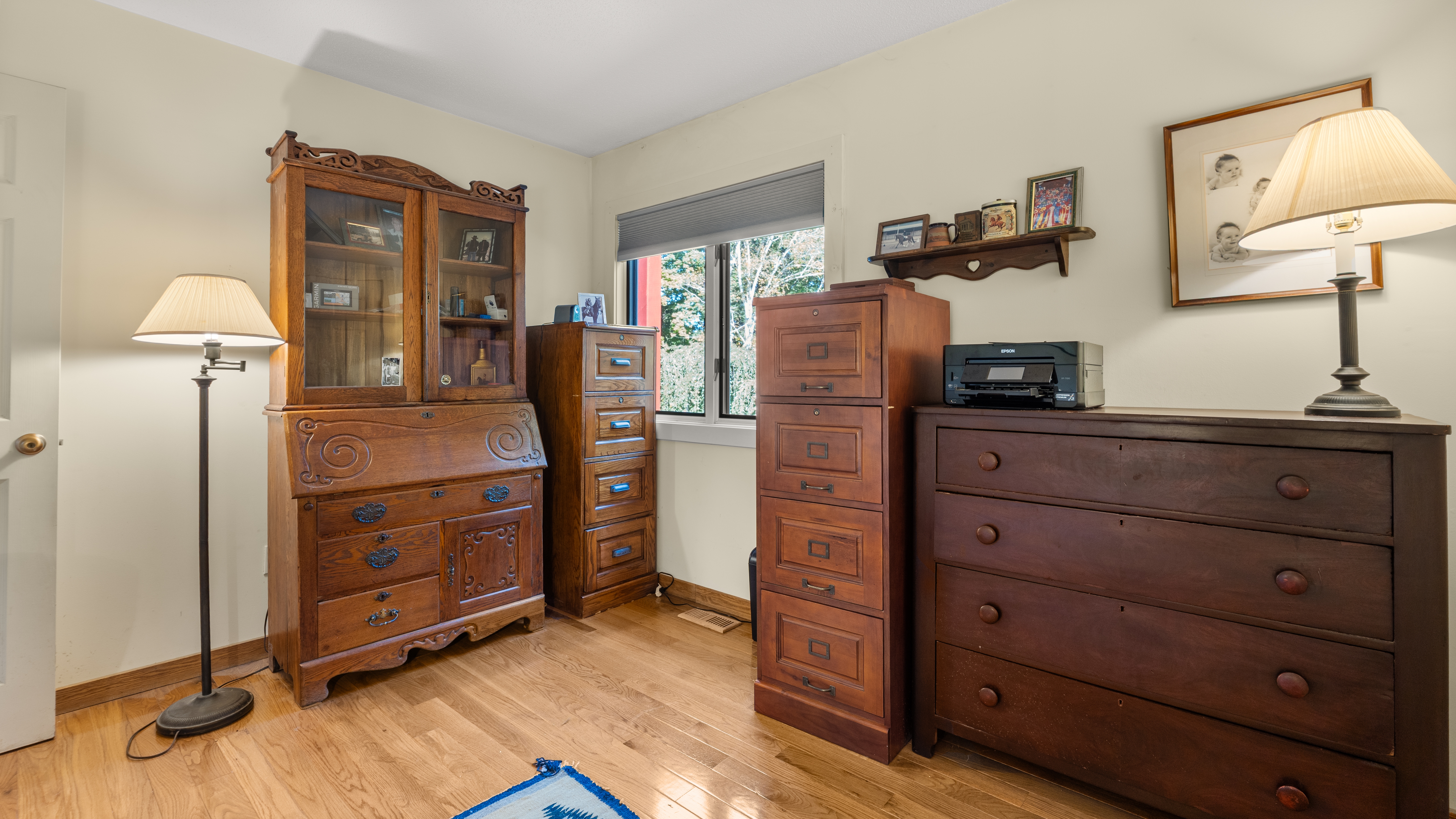  Stunning 2.4-Acre Retreat in Cornwall Estates: Updated & Move-In Ready - 物件實景