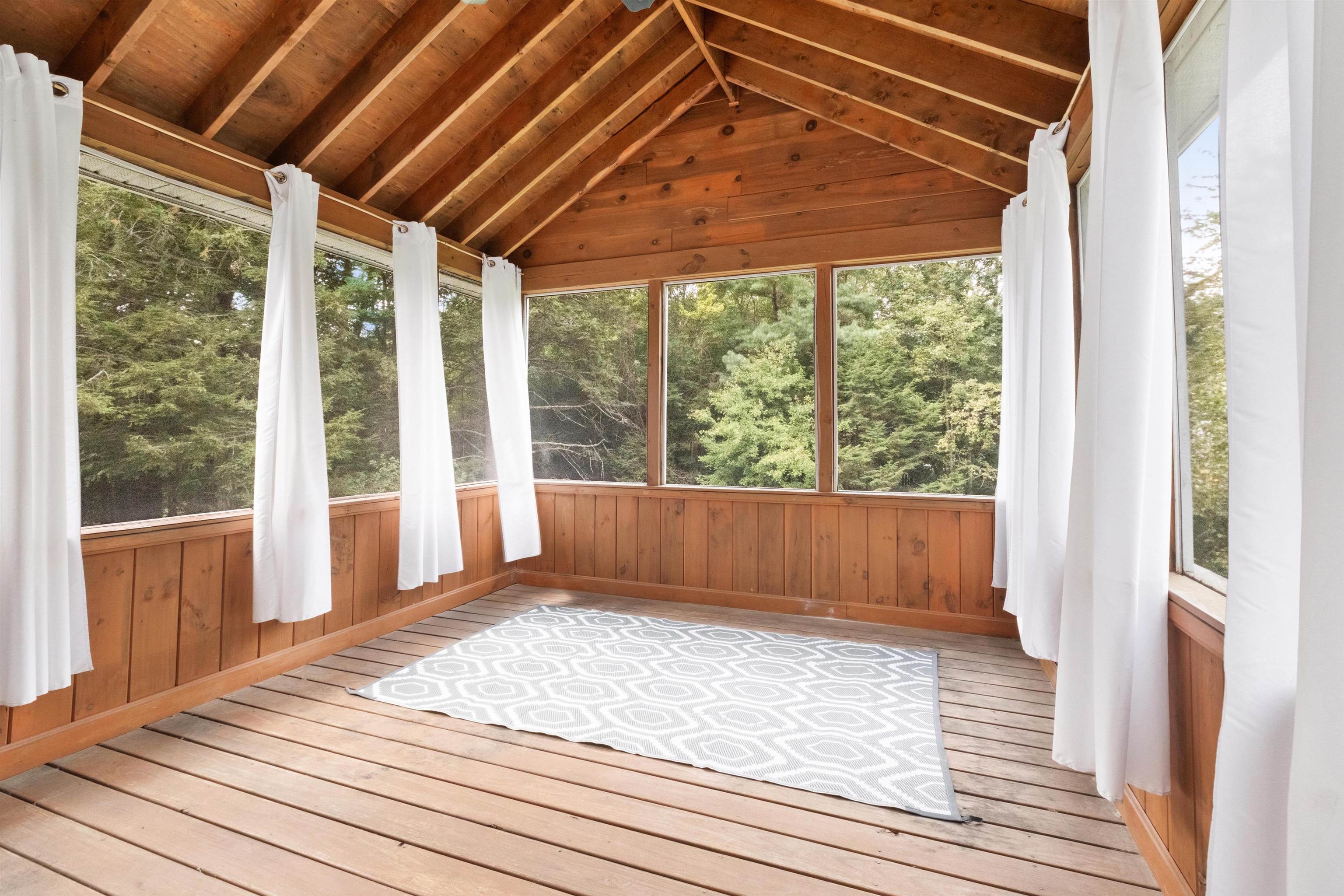 Hudson, New Hampshire, 03051, United States, 3 Bedrooms Bedrooms, ,2 BathroomsBathrooms,Residential,For Sale,1940270