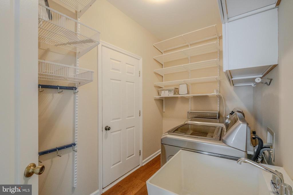 Reston, Virginia, 20194, United States, 4 Bedrooms Bedrooms, ,4 BathroomsBathrooms,Residential,For Sale,2047998